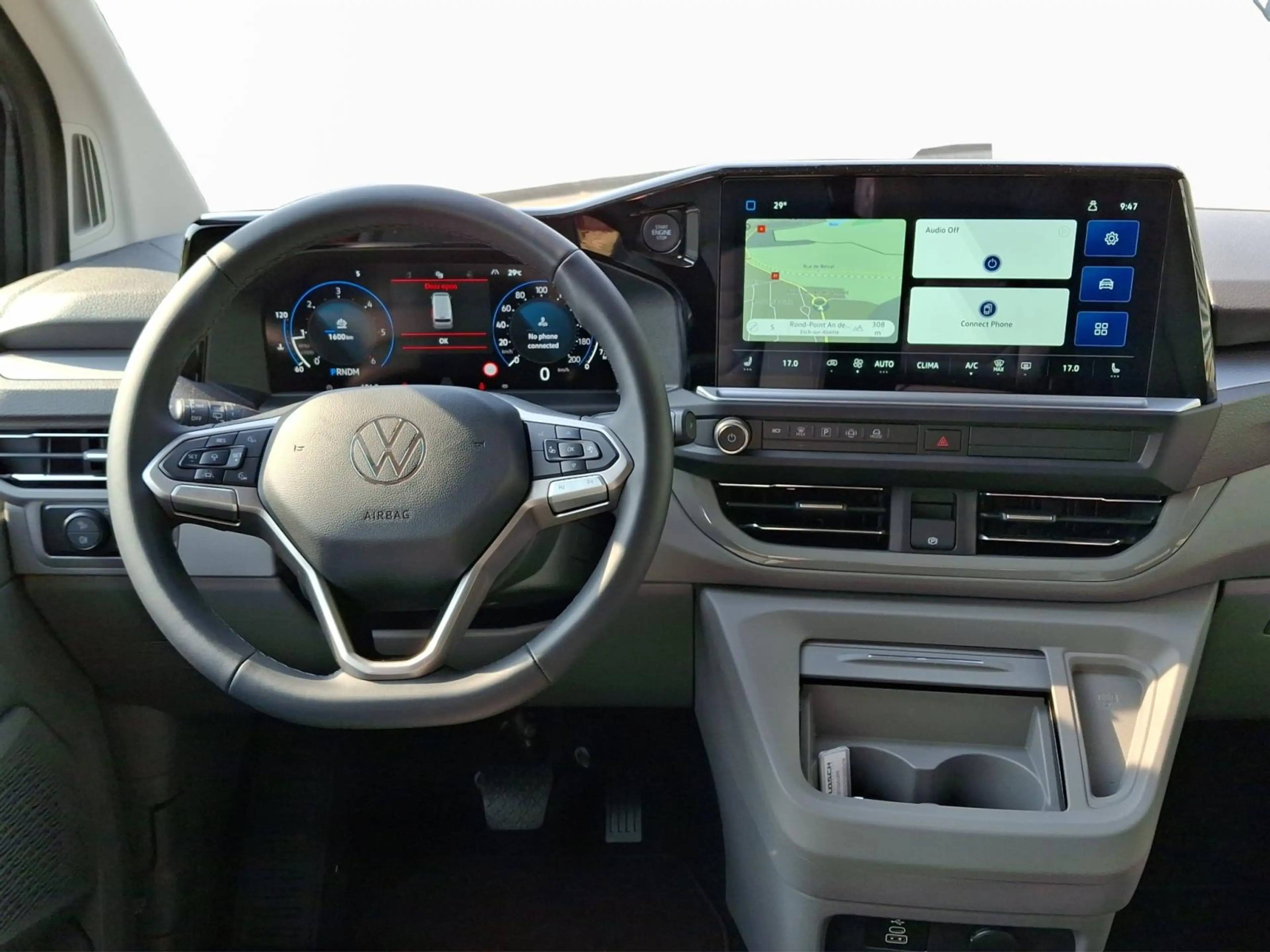 Volkswagen T7 Caravelle Style — photo 11