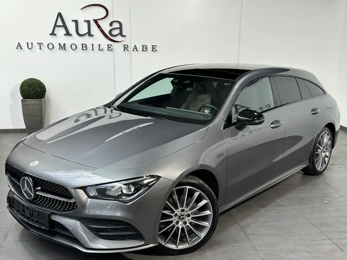 Mercedes-Benz CLA 250 SB AMG-Line NAV+LED+PANO+AHK+WIDE+KAM Gris - 1