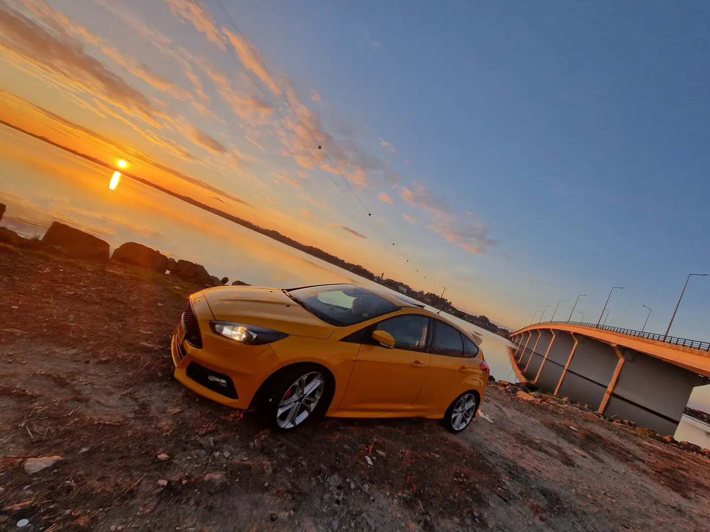 Ford Focus Focus 2.0 EcoBoost 250 S Yellow - 2