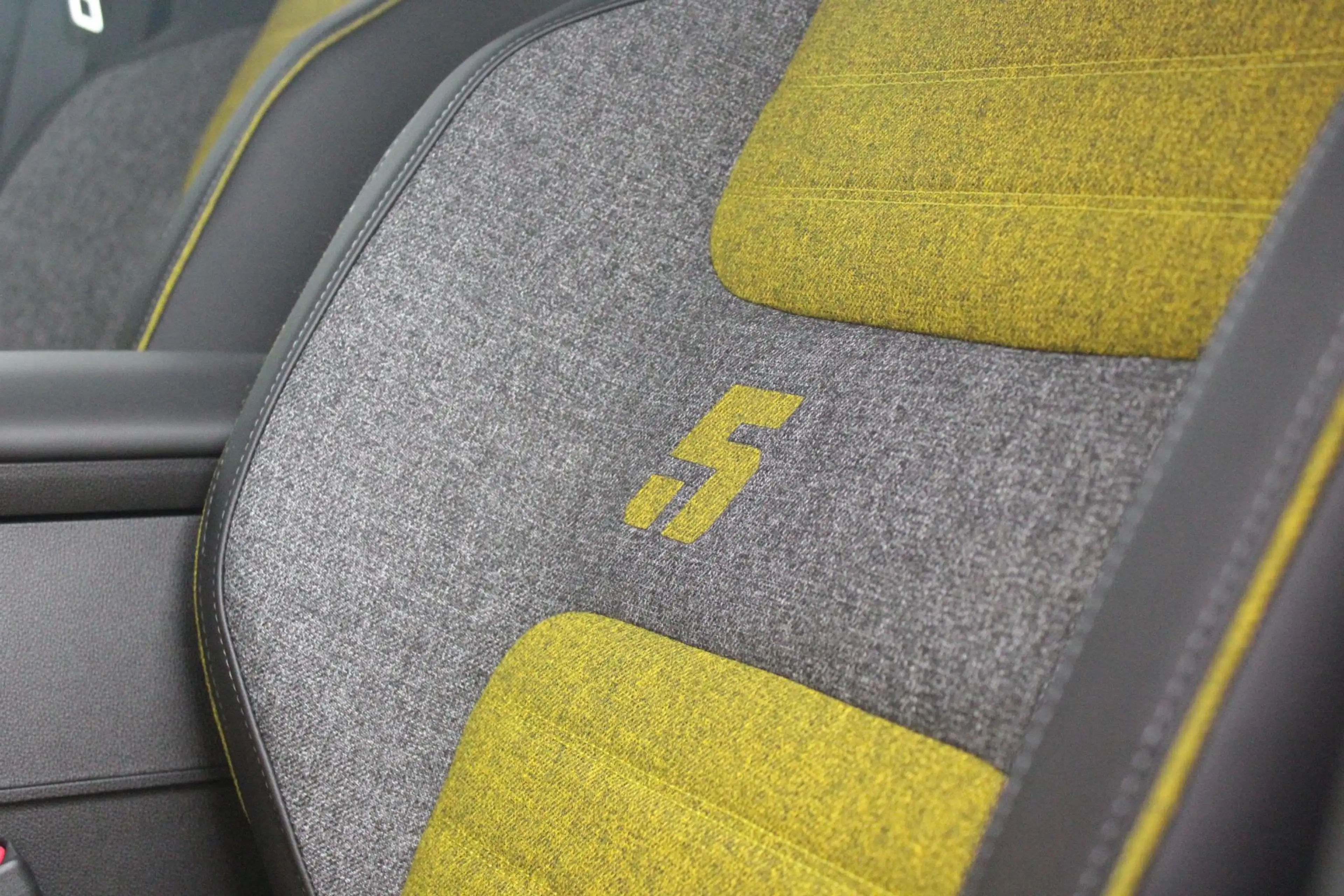 Renault R 5 COMFORT RANGE ICONIC CINQ 150PK 52 kWh | PACK WINT — photo 18