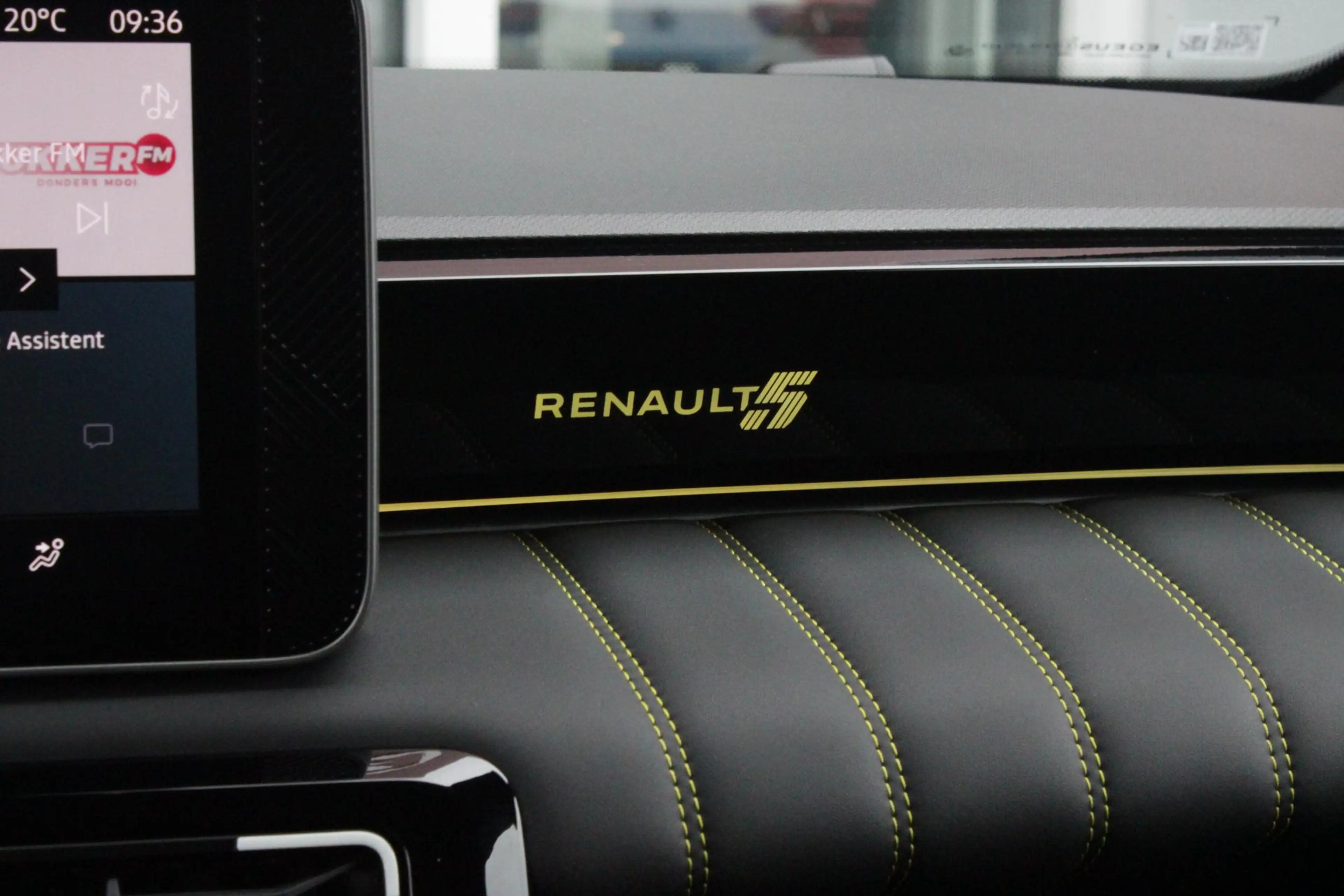 Renault R 5 COMFORT RANGE ICONIC CINQ 150PK 52 kWh | PACK WINT — photo 39