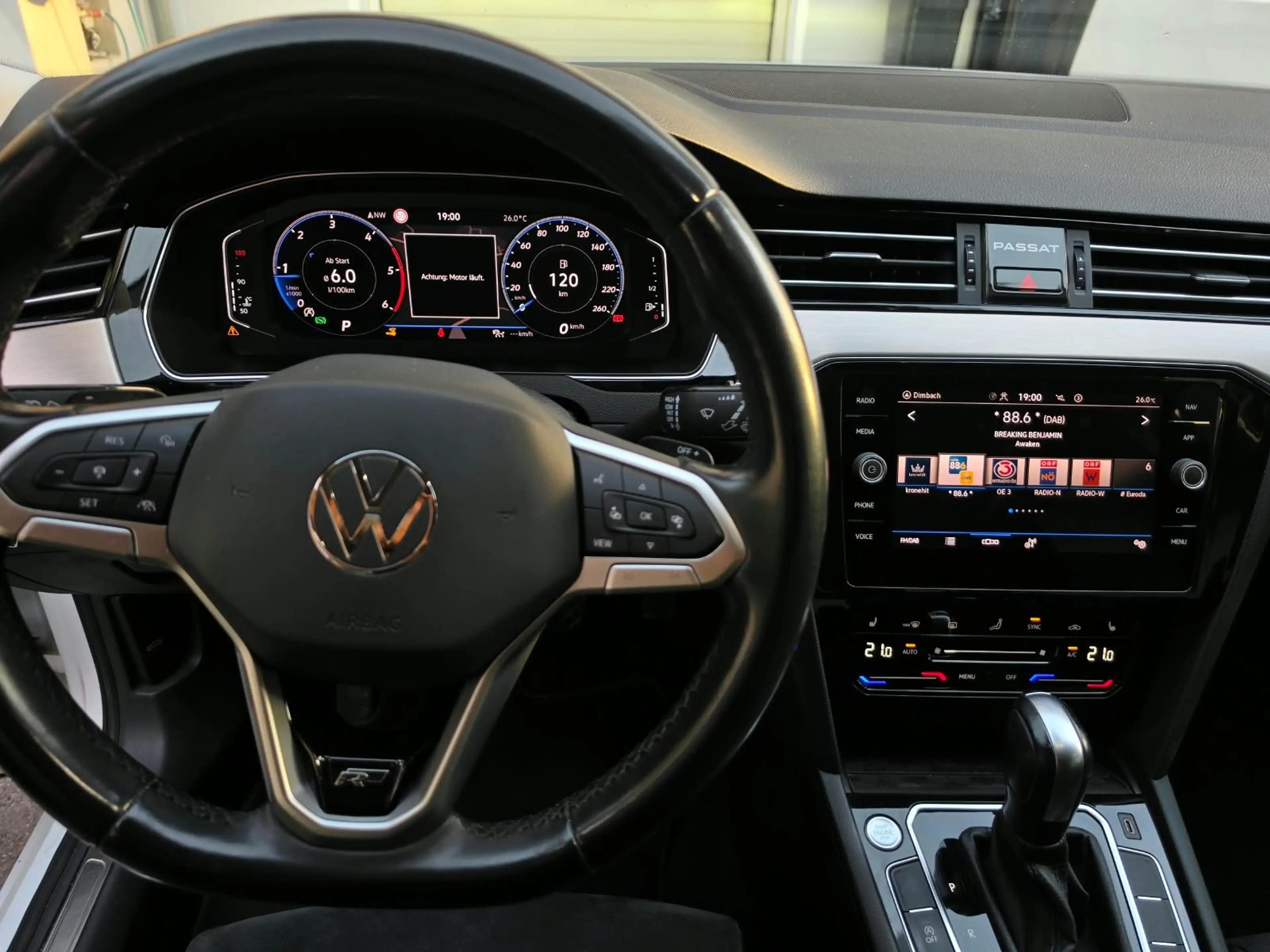 Volkswagen Passat Variant Elegance R-Line AHK ACC LED Digital Cockpit — photo 11