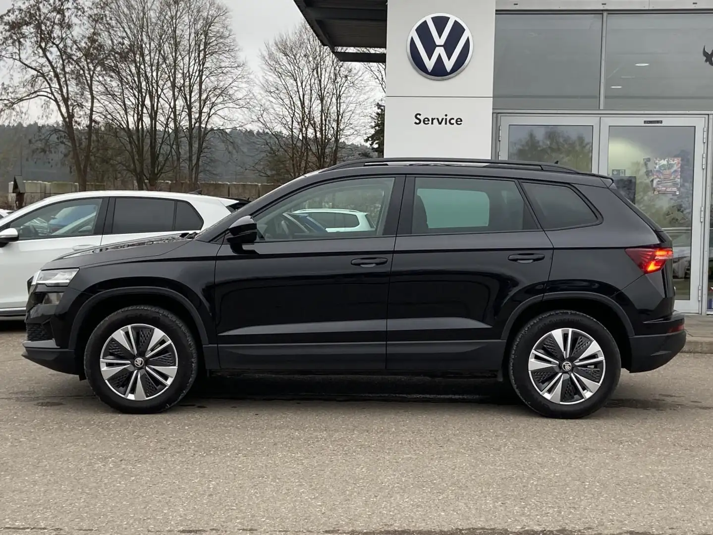 Skoda Karoq 2.0 TDI DSG 4x4 AHK+NAVI+LED+SMART-LINK+VI Schwarz - 2