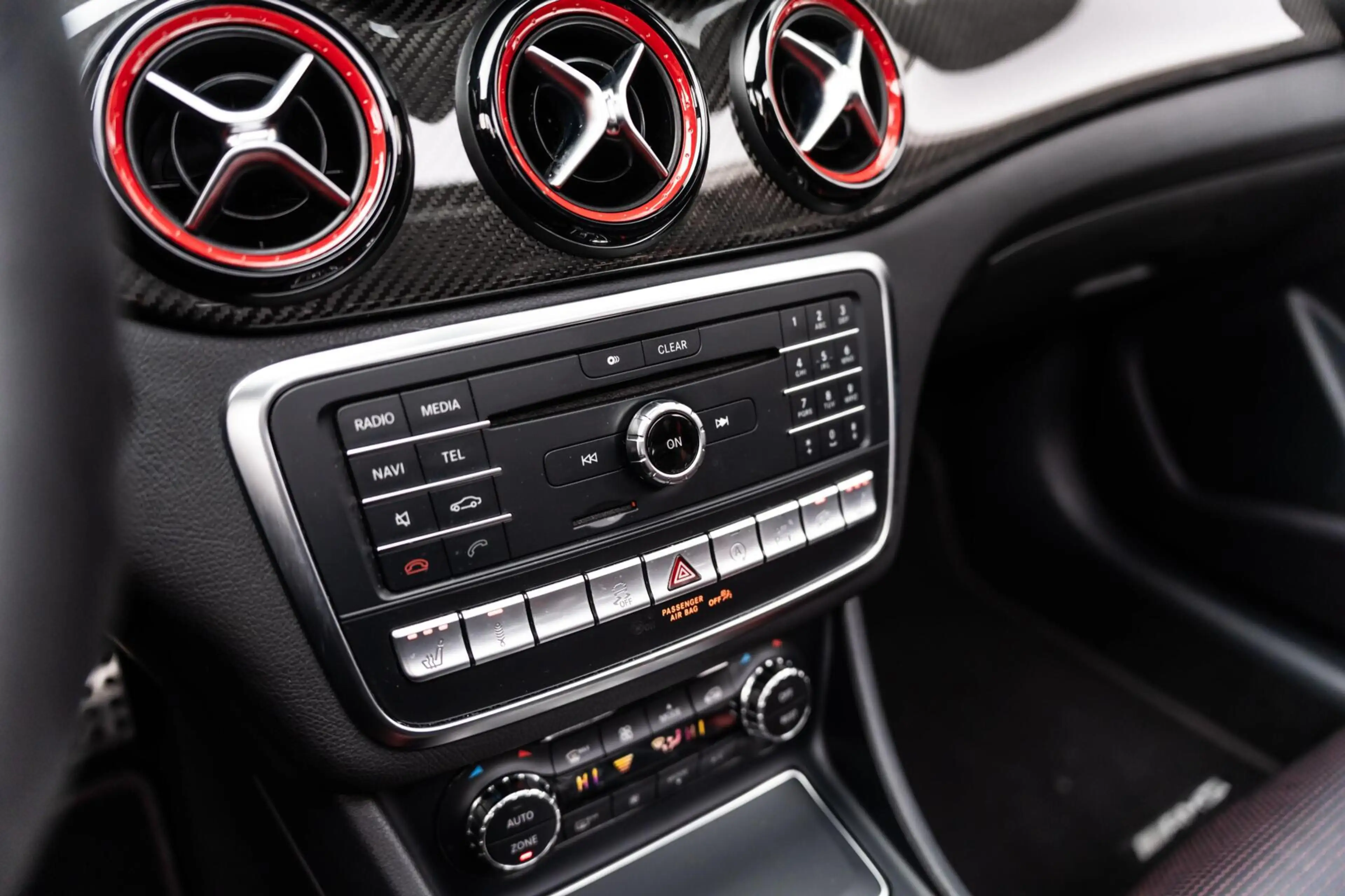 Mercedes-Benz CLA 45 AMG 4MATIC Pano UNIEK Nieuwstaat — photo 40