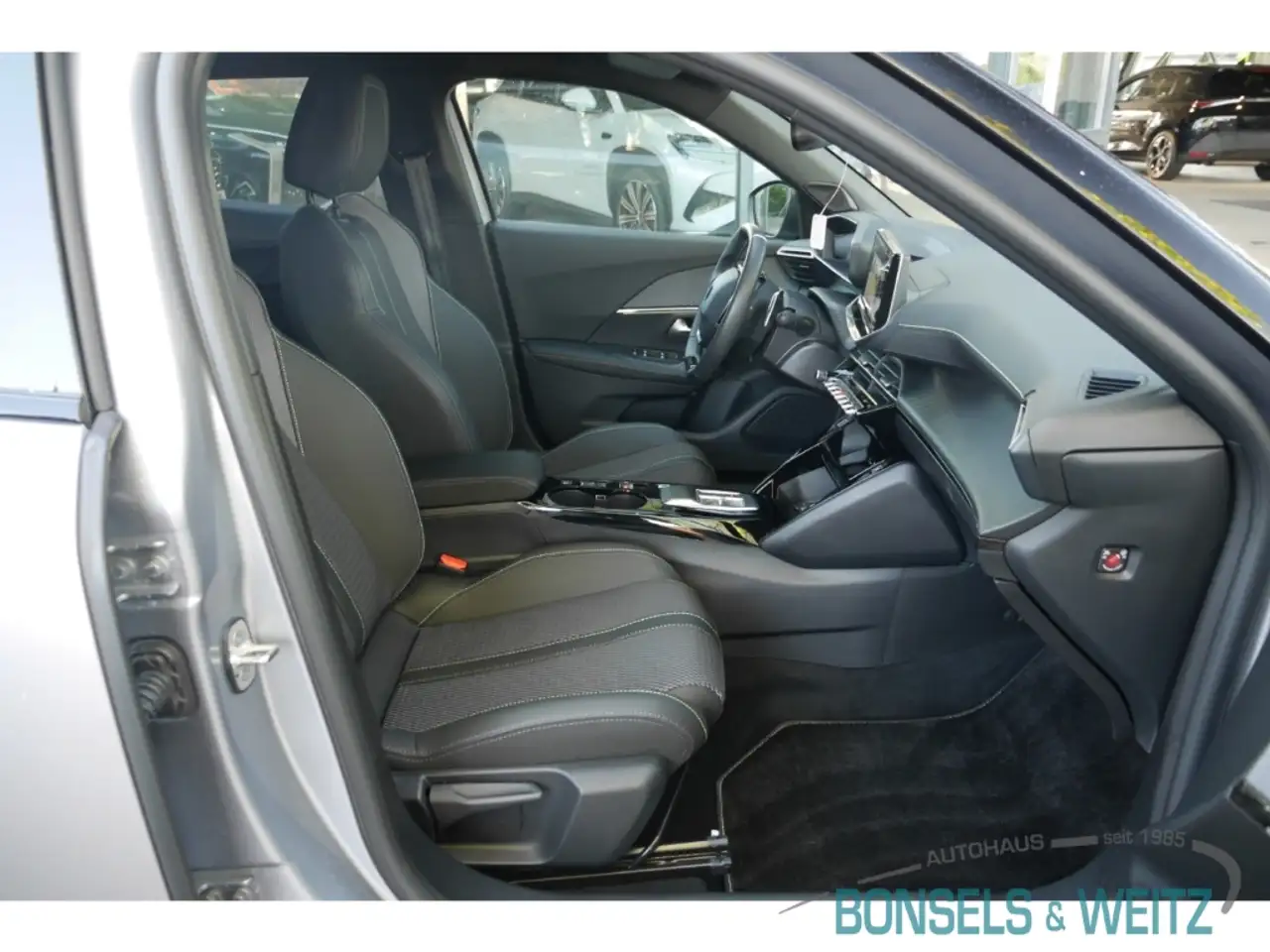 Peugeot 2008 1.2 PureTech 130 GT AUTOMATIK Navi LED ACC Apple C, миниатюра 5