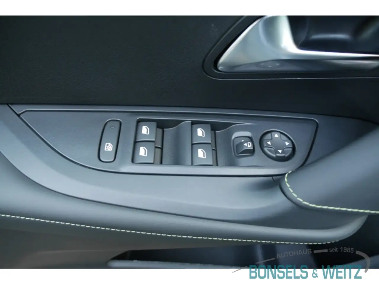 Peugeot 2008 1.2 PureTech 130 GT AUTOMATIK Navi LED ACC Apple C, миниатюра 11