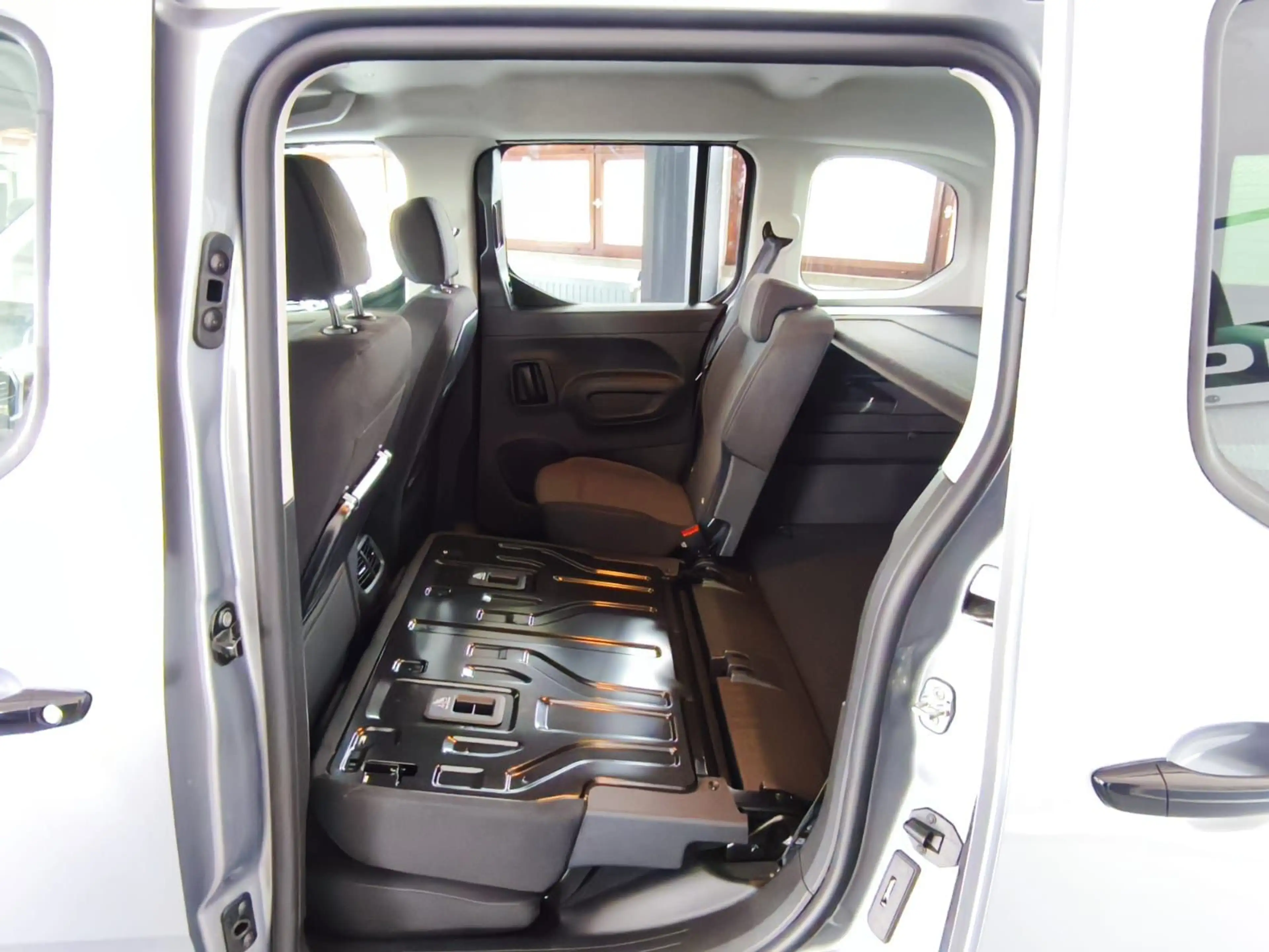 Opel Combo Life Edition-Style-LED,RFK,ALU,5 Sitze,M1 — photo 14