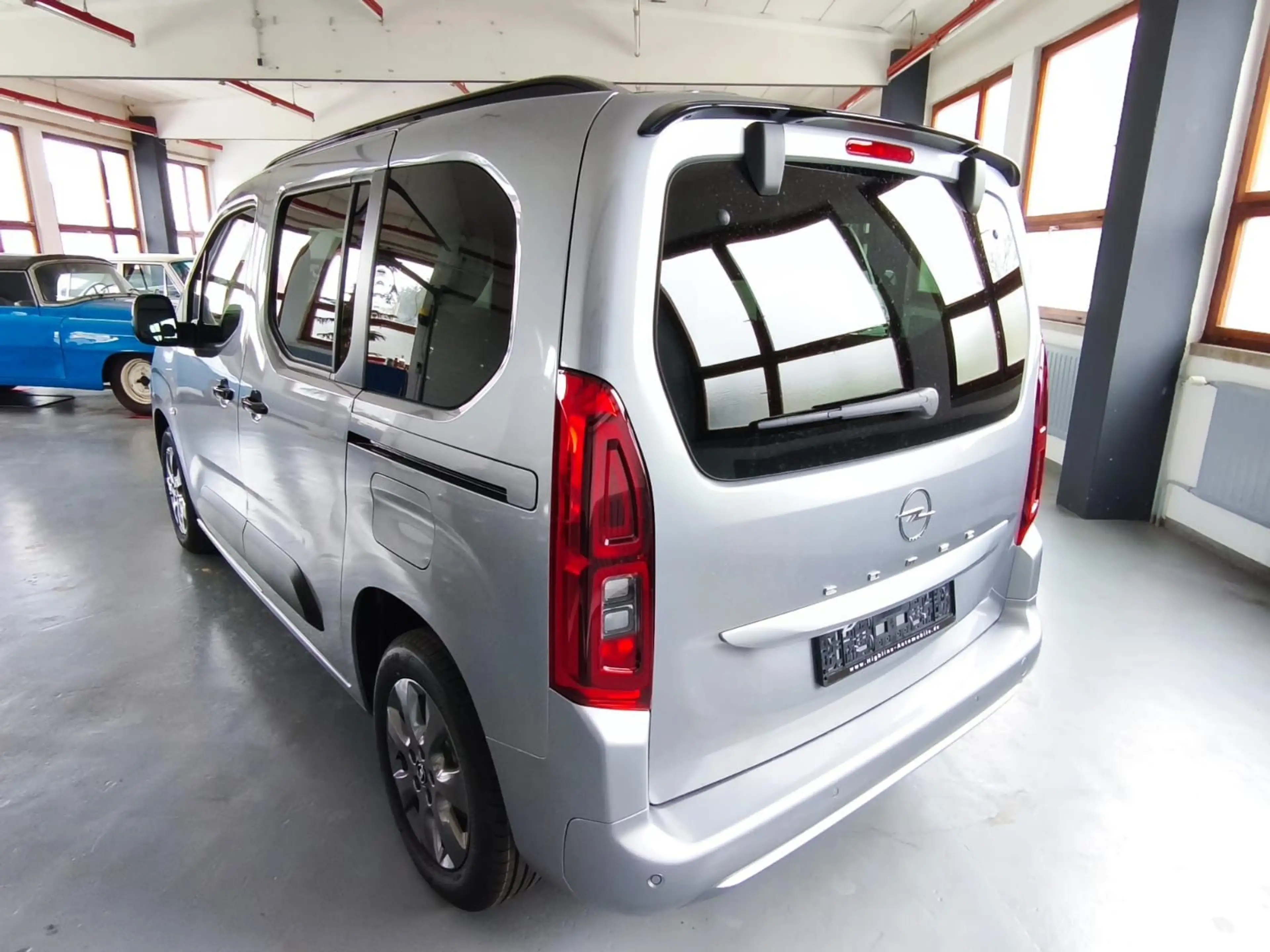 Opel Combo Life Edition-Style-LED,RFK,ALU,5 Sitze,M1 — photo 3