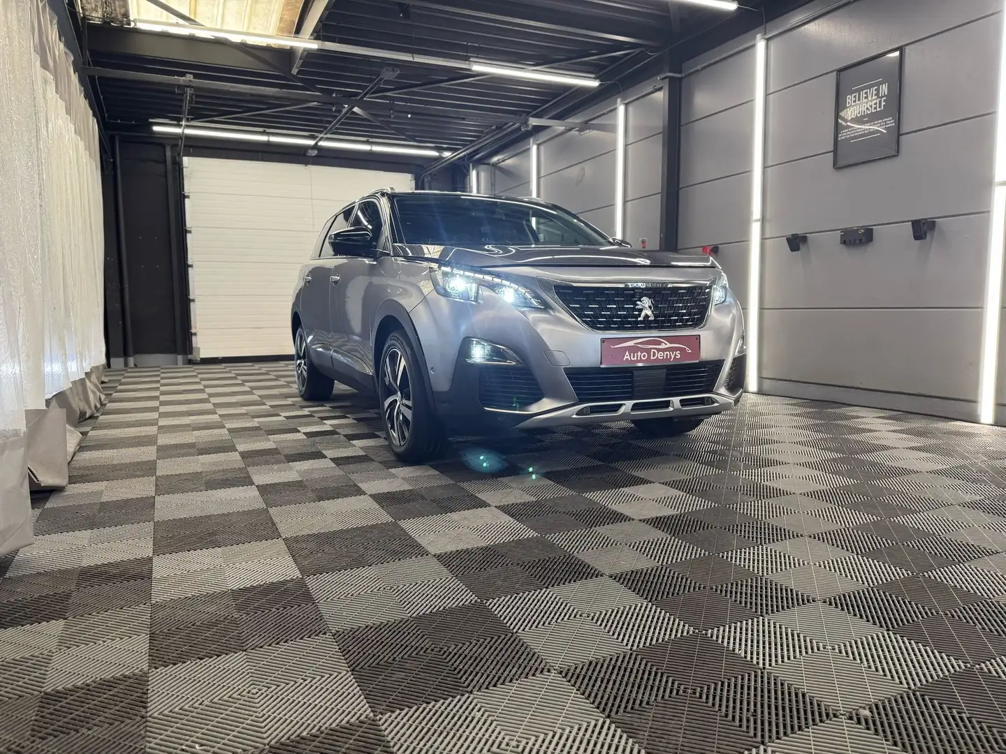 Peugeot 5008 GT-LINE AUTOMATIQUE EXPORT bj.2019 7-zitpl. 129dkm Grijs - 1