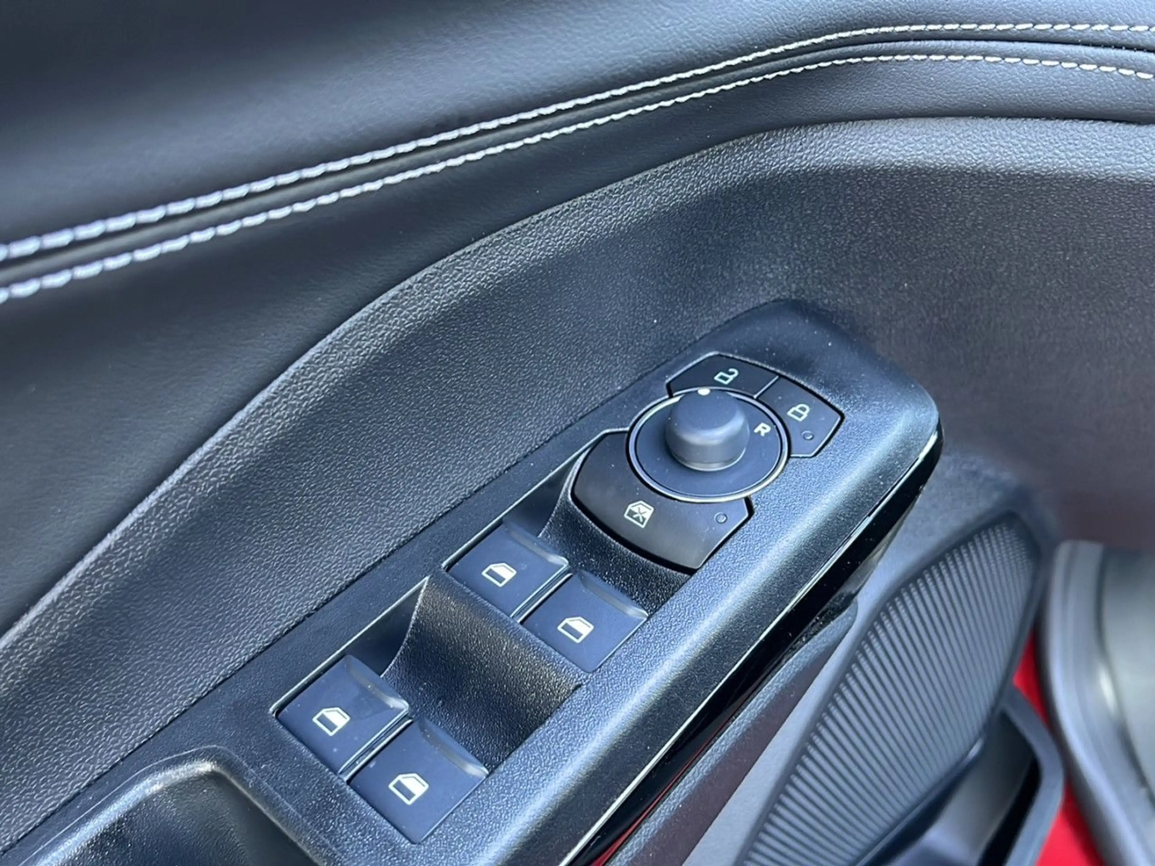 Ford Puma Titanium Bluetooth LED Klima Einparkhilfe — photo 7