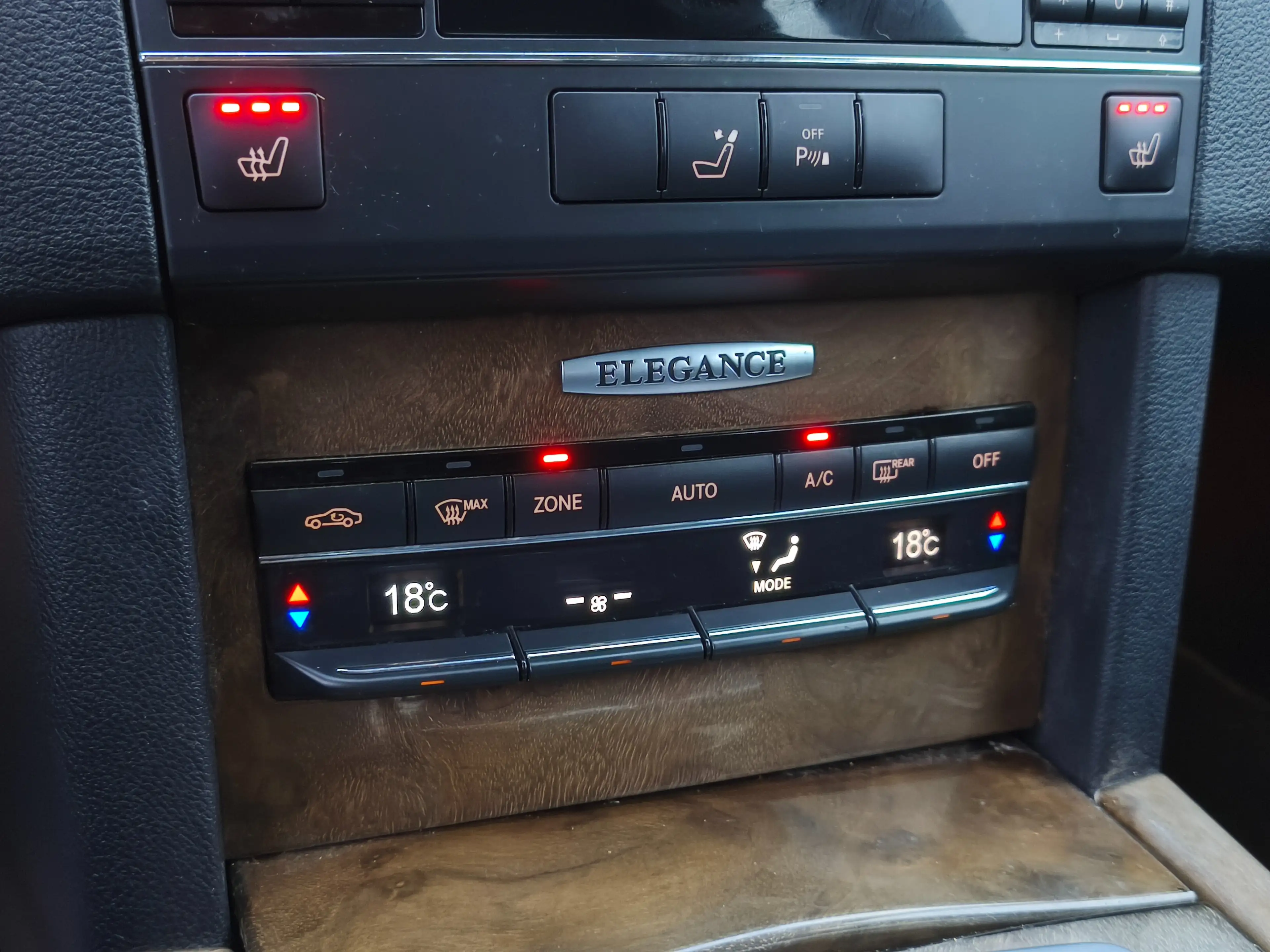 Mercedes-Benz E 250 E 250 CGI BlueEfficiency*Tempo*Xenon*AHK*Automatik — photo 20