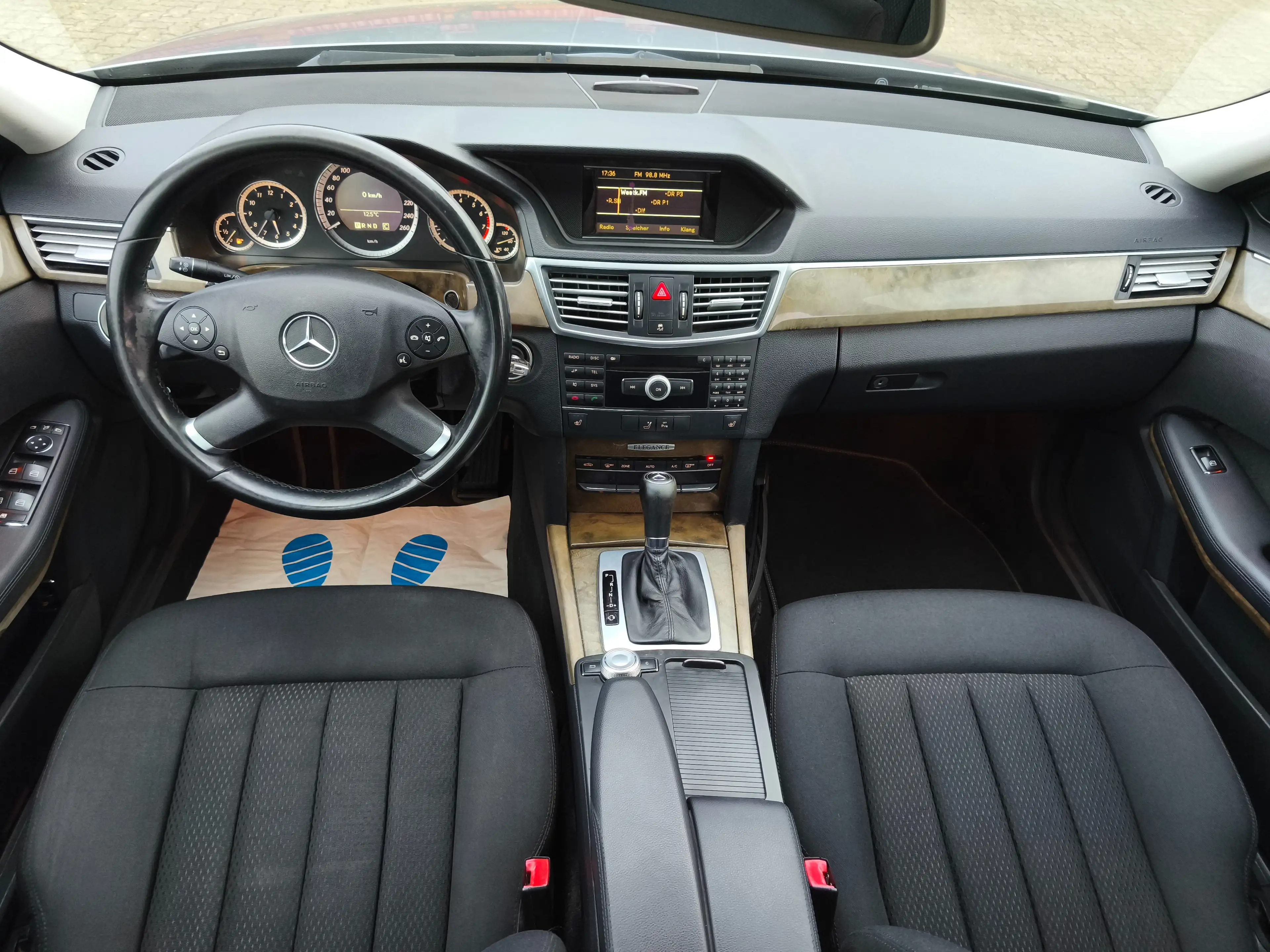 Mercedes-Benz E 250 E 250 CGI BlueEfficiency*Tempo*Xenon*AHK*Automatik — photo 16