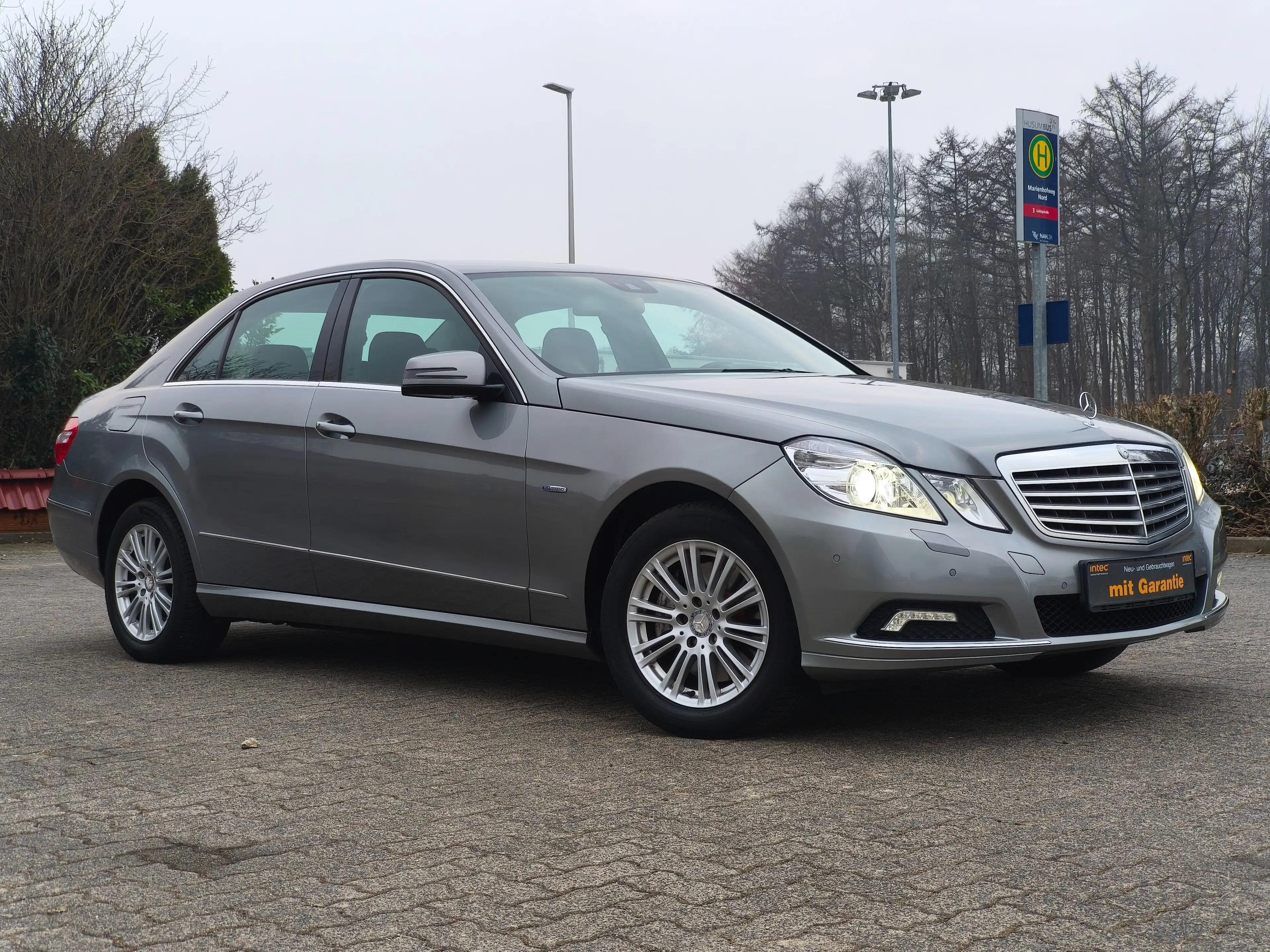 Mercedes-Benz E 250 E 250 CGI BlueEfficiency*Tempo*Xenon*AHK*Automatik — photo 4