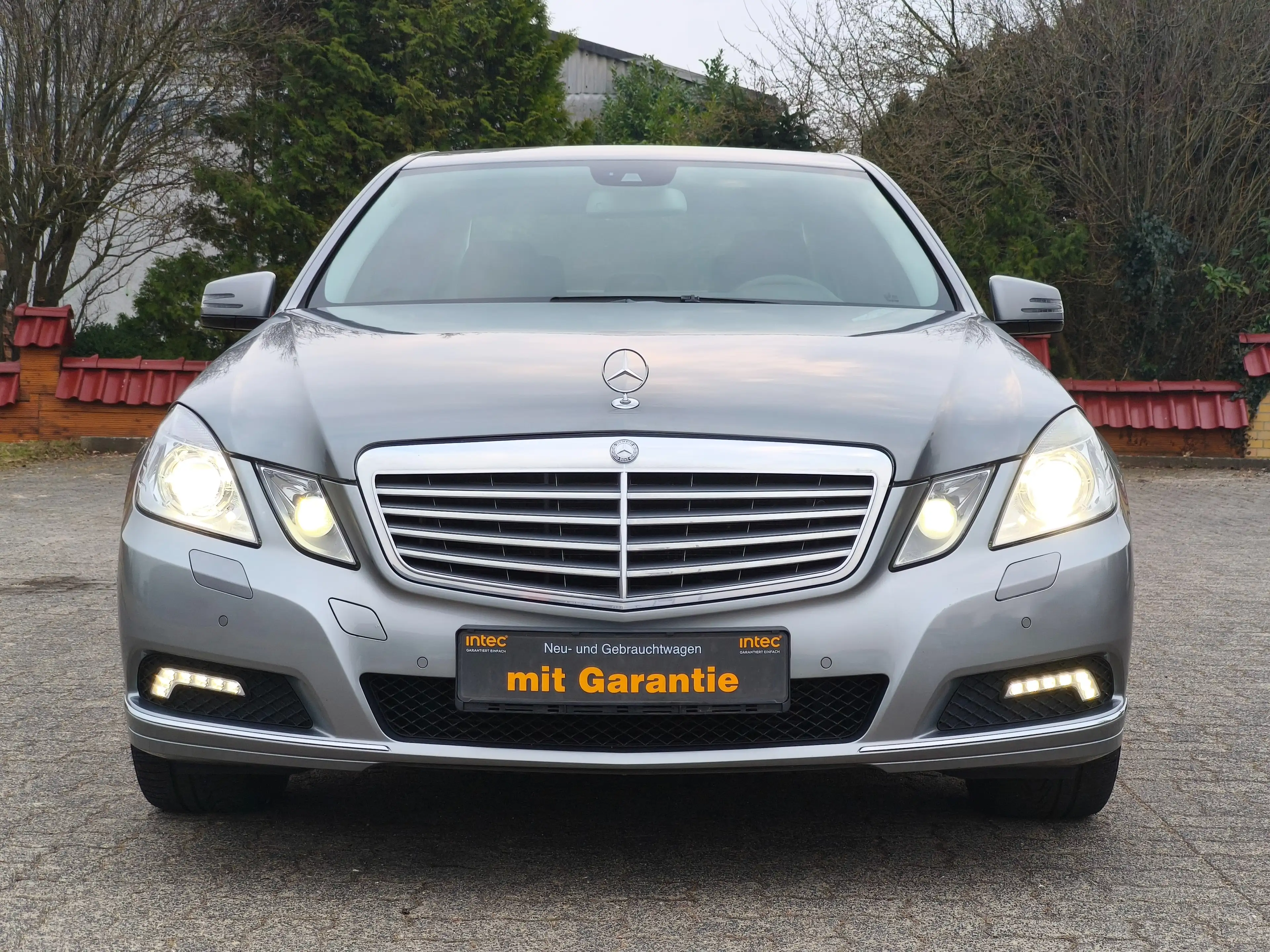 Mercedes-Benz E 250 E 250 CGI BlueEfficiency*Tempo*Xenon*AHK*Automatik — photo 3