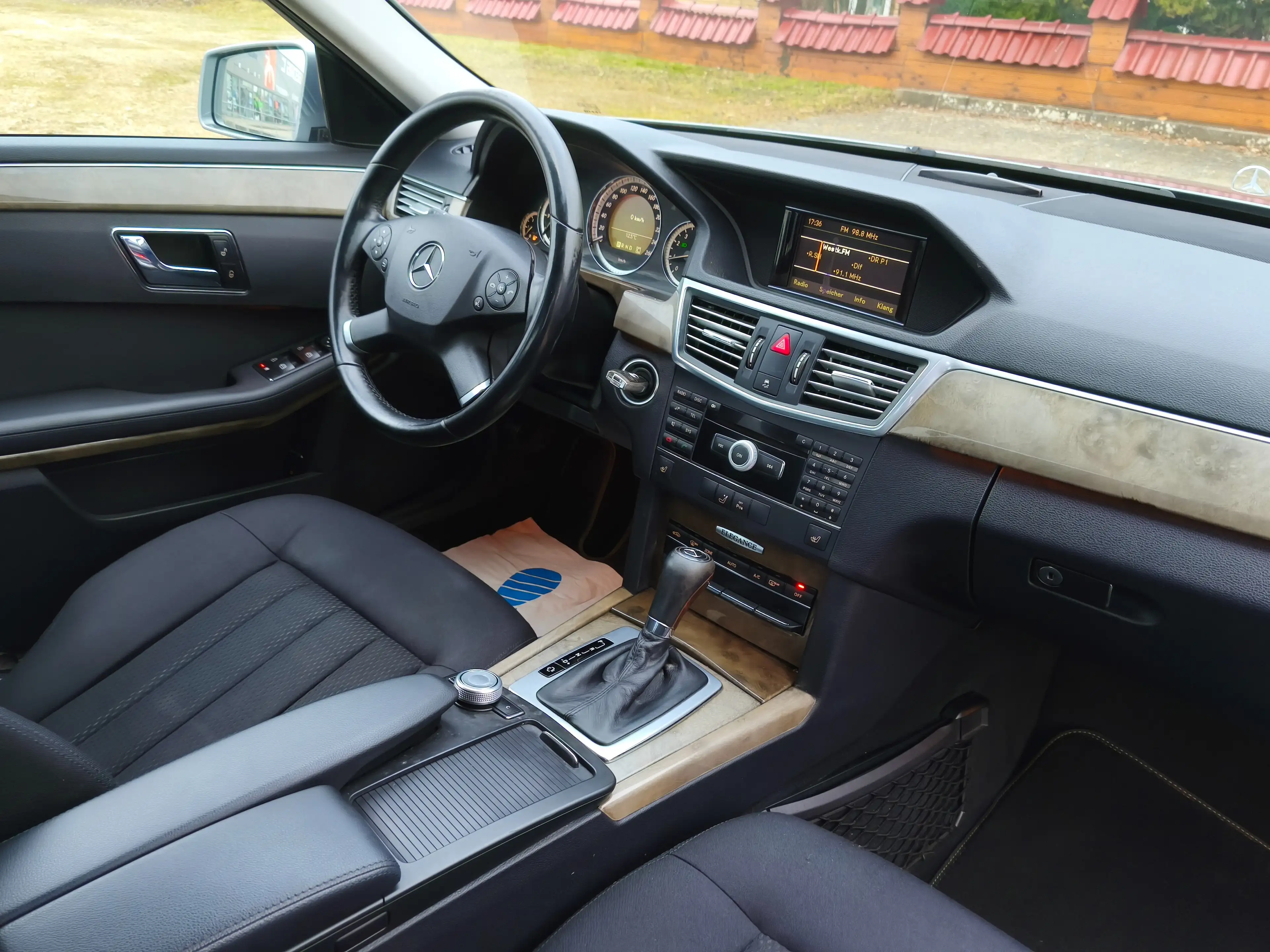 Mercedes-Benz E 250 E 250 CGI BlueEfficiency*Tempo*Xenon*AHK*Automatik — photo 15