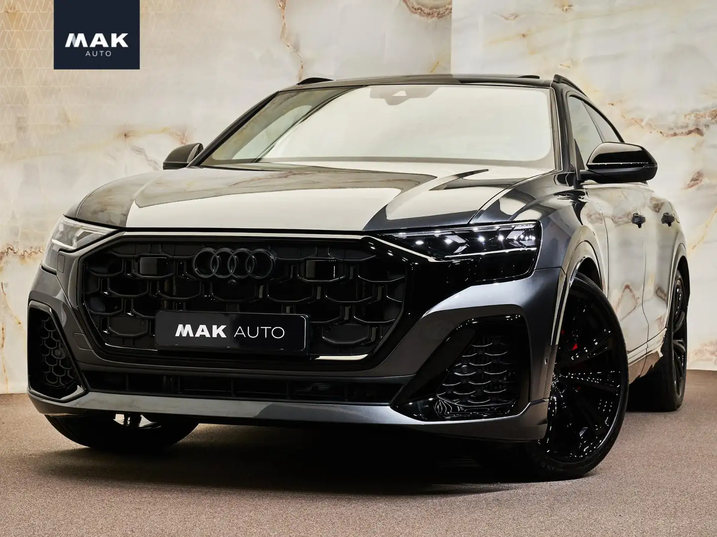 Audi Q8 60 TFSI e Quattro Pro Line S Competition, pano, 4W Grijs - 1