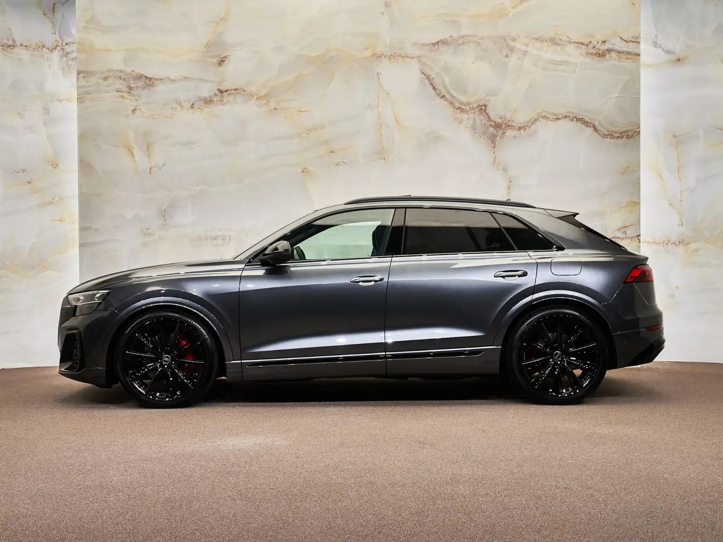 Audi Q8 60 TFSI e Quattro Pro Line S Competition, pano, 4W Grijs - 2