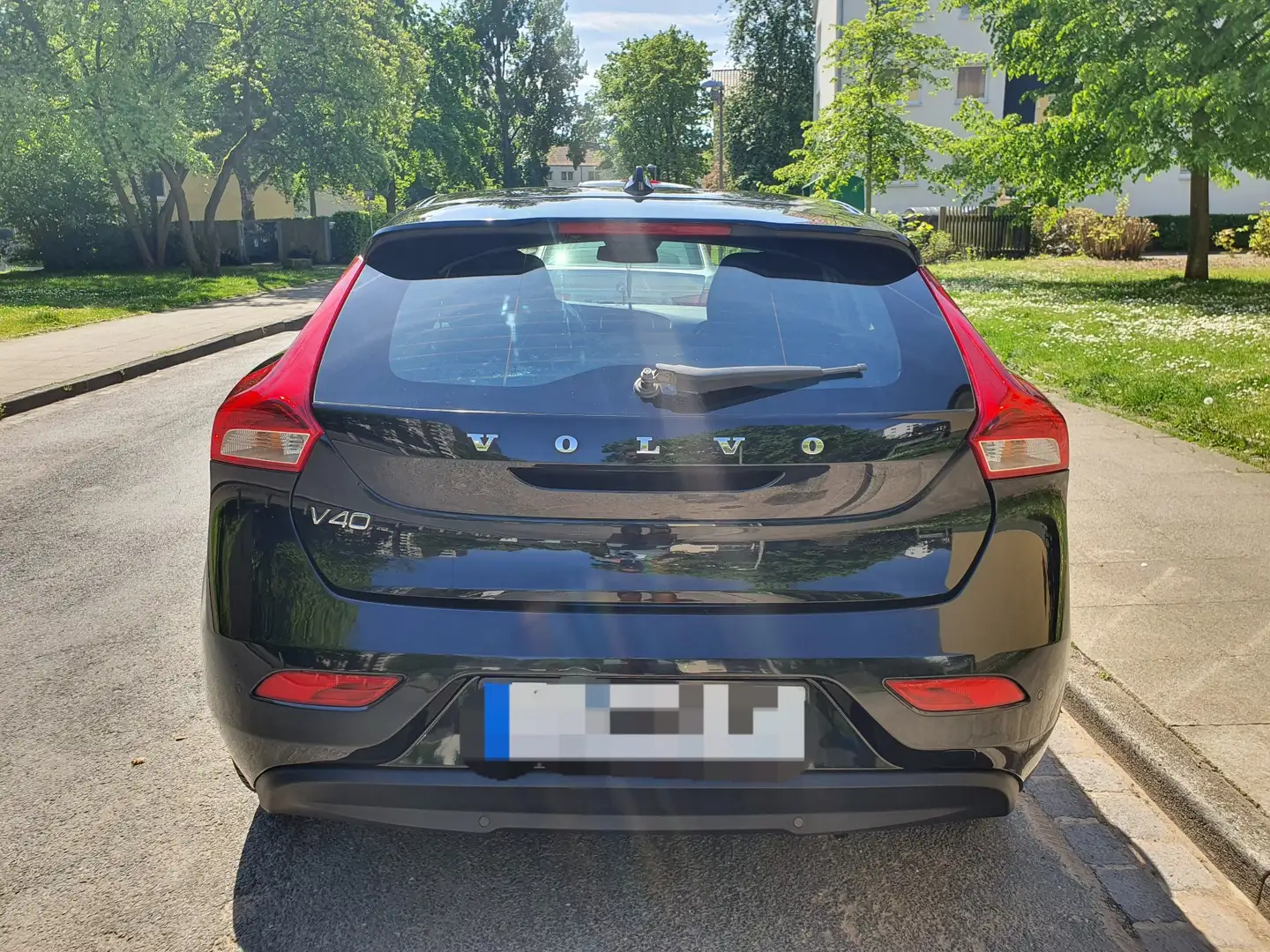 Volvo V40 T2 Geartronic Kinetic - 1