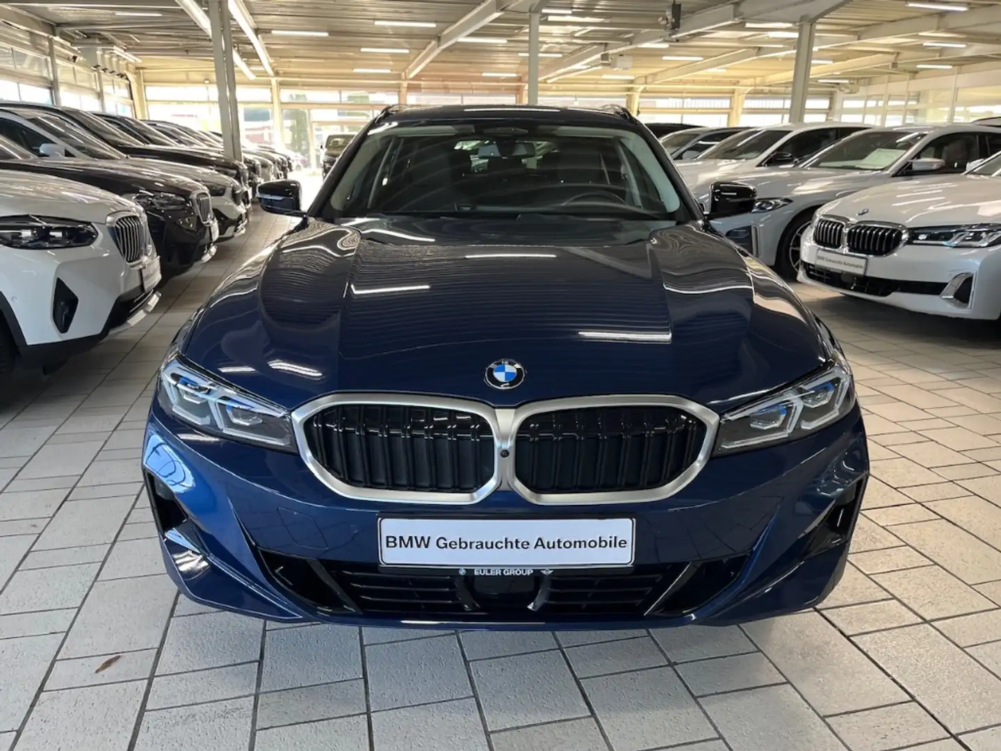 BMW 330 i A xDrive Touring HUD Navi Digitales Cockpit Memo Blau - 2