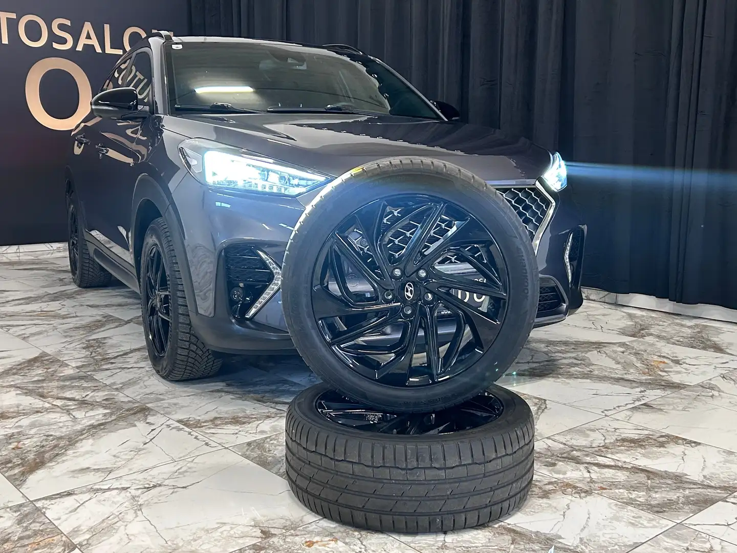 Hyundai TUCSON N-Line  Plus 2,0l/ 4WD/Aut./PS 185 Grau - 2