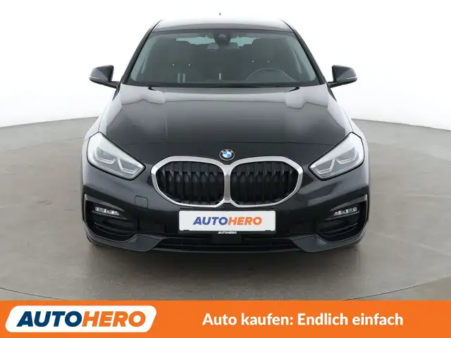 BMW 1 Series view 9