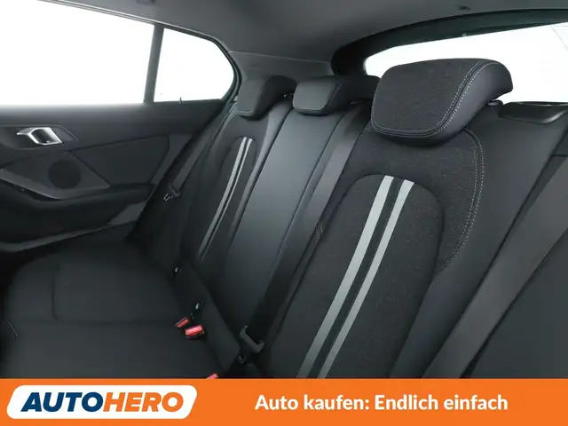BMW 1 Series view 14