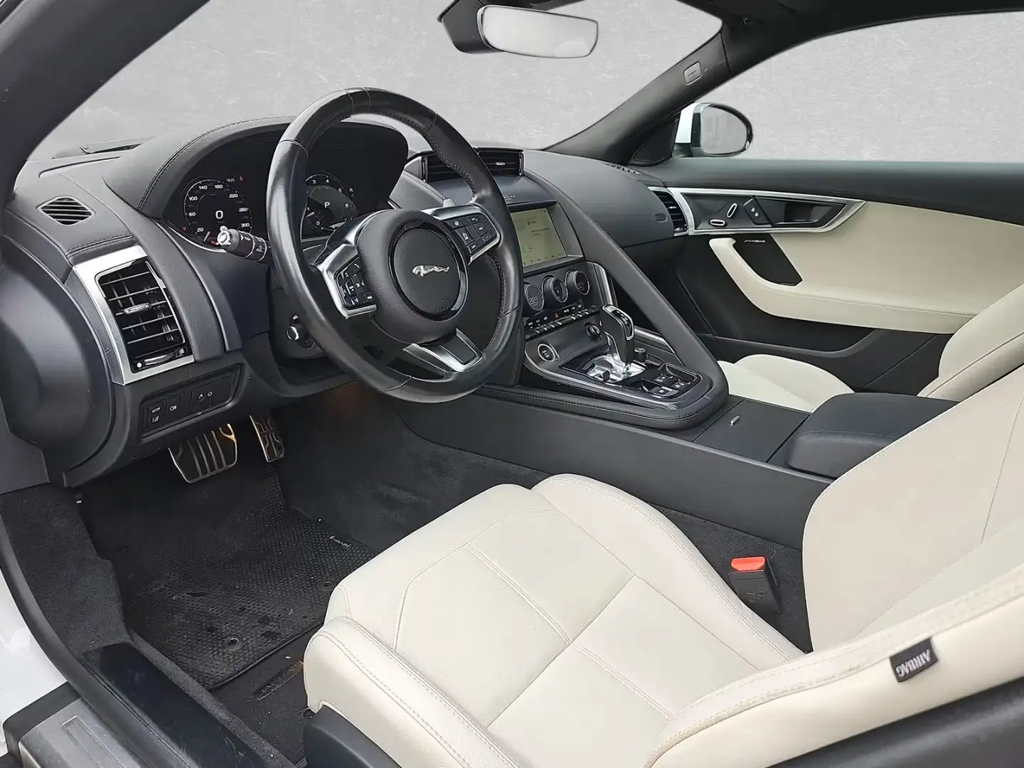 Jaguar F-Type Coupe R-Dynamic Black Bianco - 1