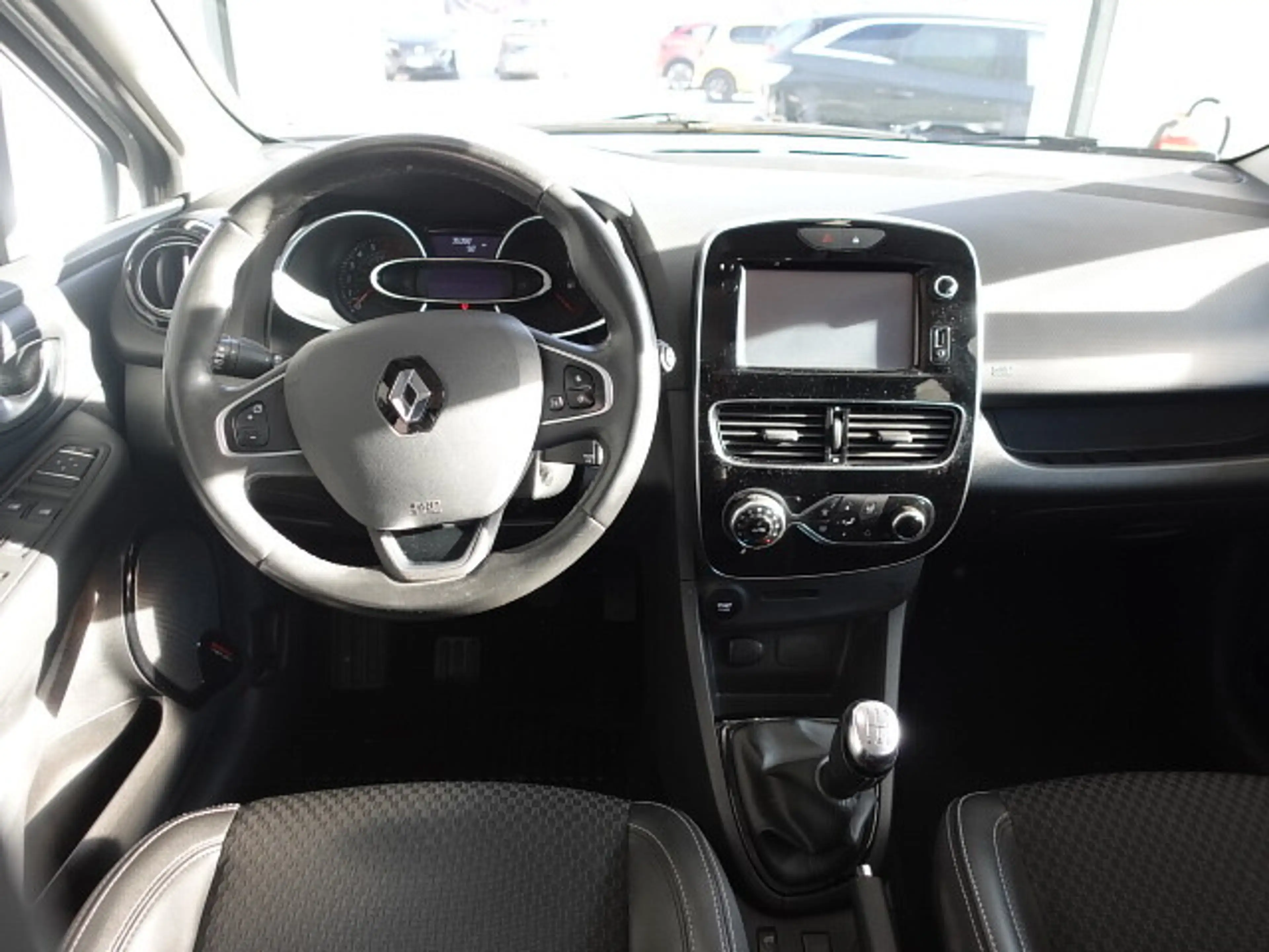 Renault Clio IV 0.9 TCe 90 eco² Intens ENERGY — photo 11