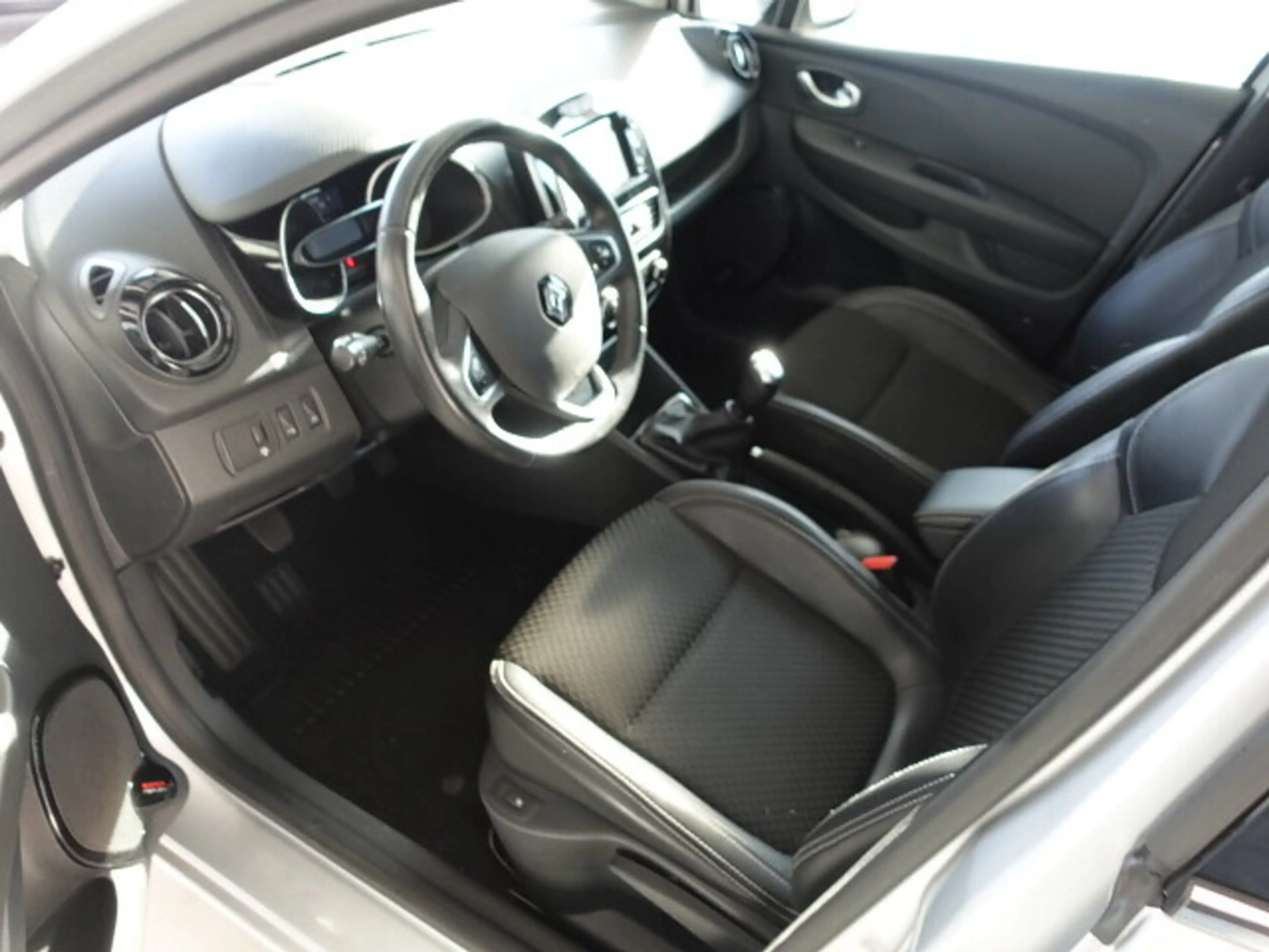 Renault Clio IV 0.9 TCe 90 eco² Intens ENERGY — photo 14