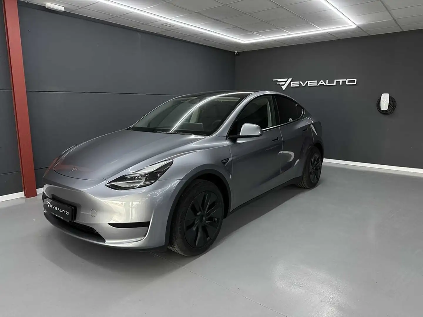 Tesla Model Y RWD 32.980e neto Plateado - 1