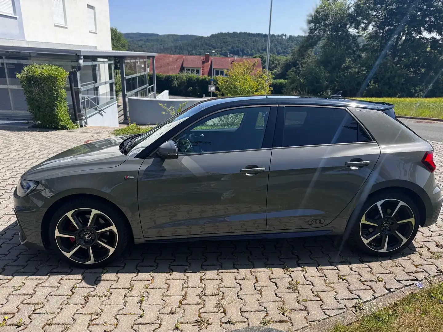 Audi A1 A1 Sportback / Citycarver 40 TFSI Sportback S tron Grau - 2