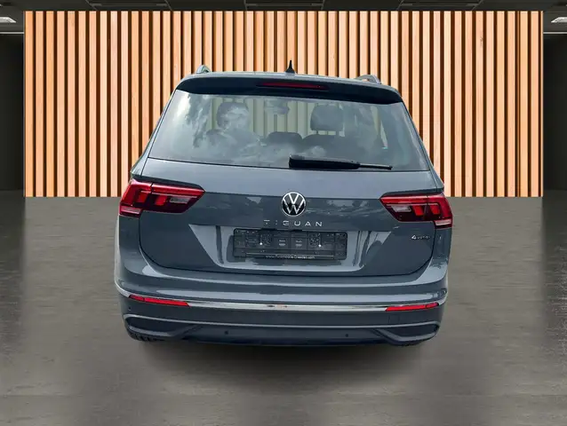 Volkswagen Tiguan view 8