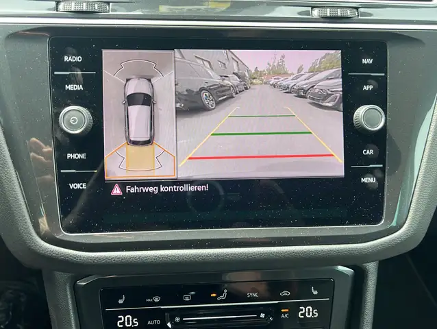 Volkswagen Tiguan view 13