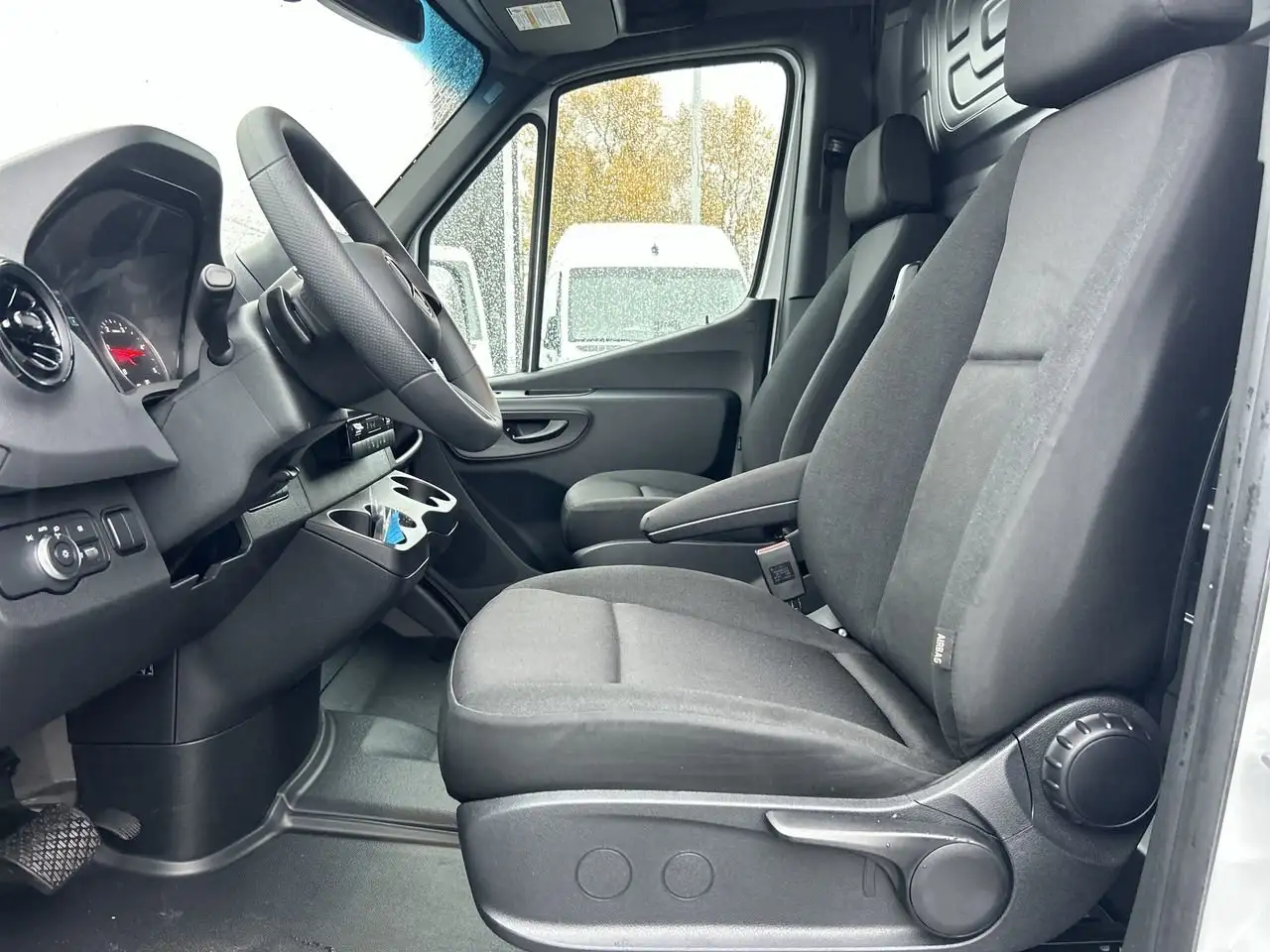 Mercedes-Benz Sprinter снимка Mercedes-Benz Sprinter