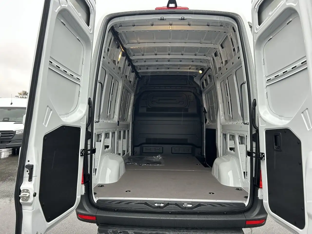 Mercedes-Benz Sprinter снимка Mercedes-Benz Sprinter