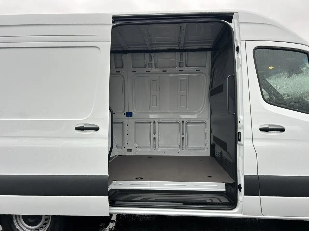 Mercedes-Benz Sprinter снимка Mercedes-Benz Sprinter
