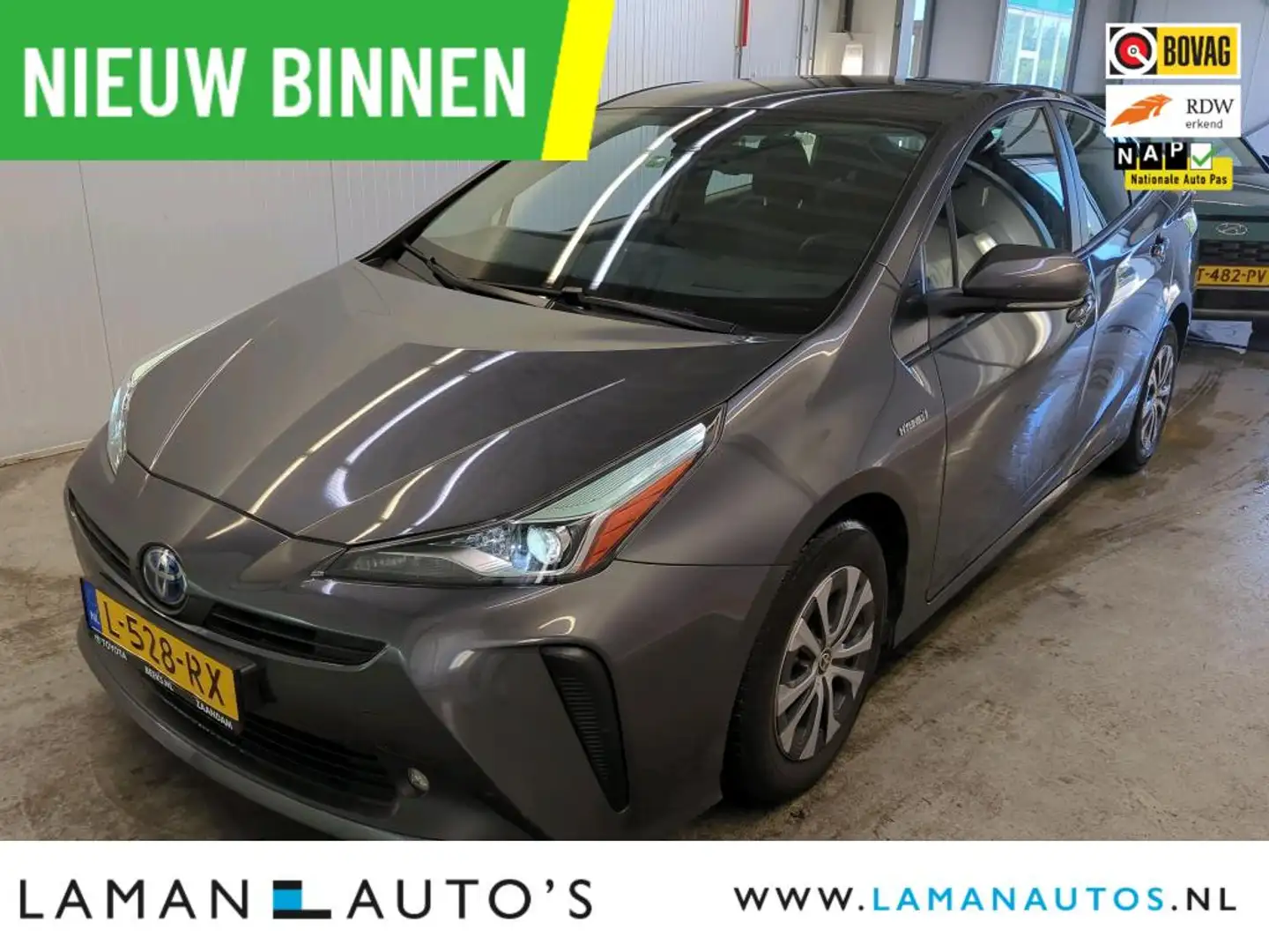 Toyota Prius 1.8 Hybrid 122 pk Dynamic | JBL Multimedia Plus Pa Grijs - 1