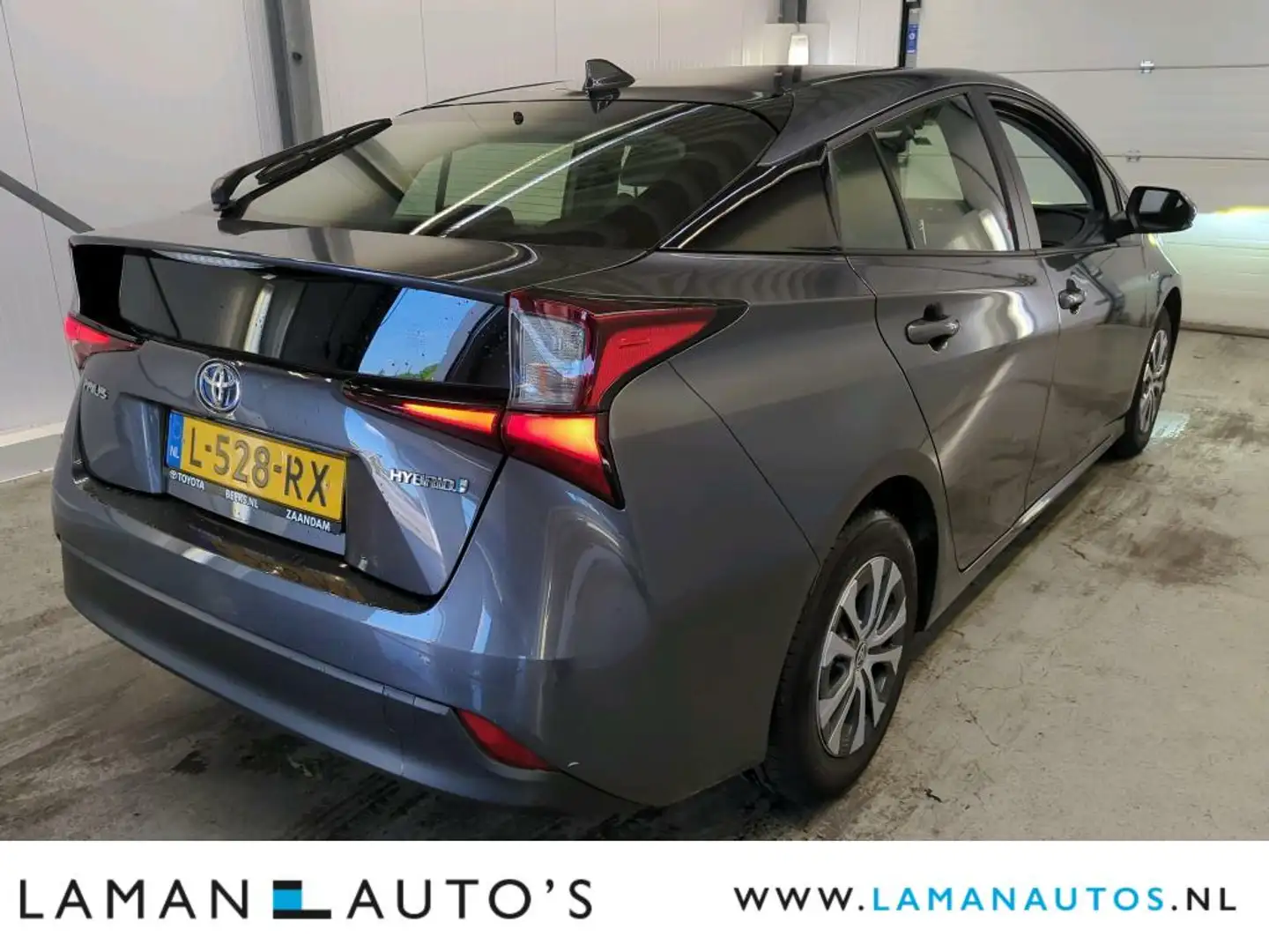 Toyota Prius 1.8 Hybrid 122 pk Dynamic | JBL Multimedia Plus Pa Grijs - 2