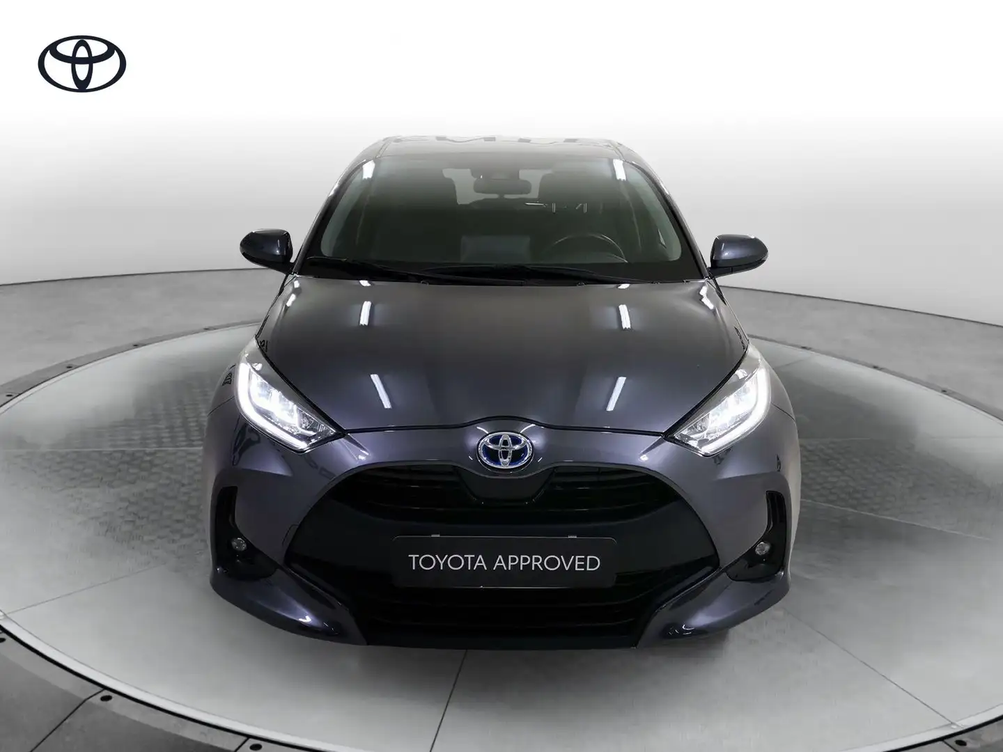Toyota Yaris 1.5 Hybrid 5 porte Trend Gris - 2