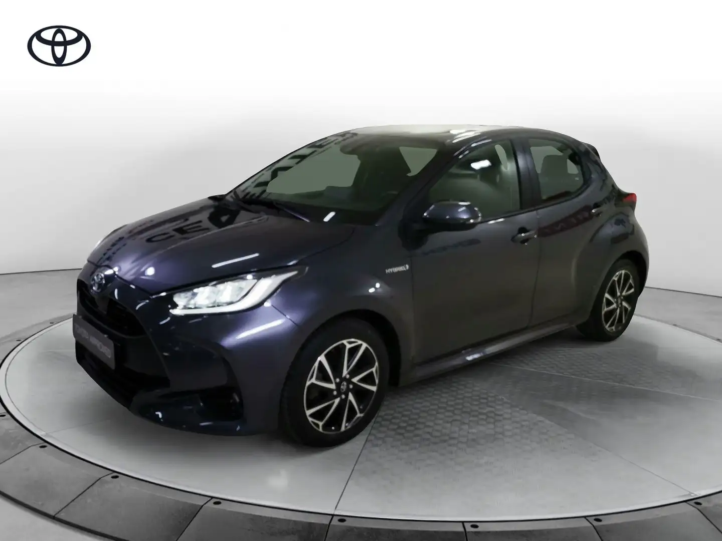 Toyota Yaris 1.5 Hybrid 5 porte Trend Gris - 1