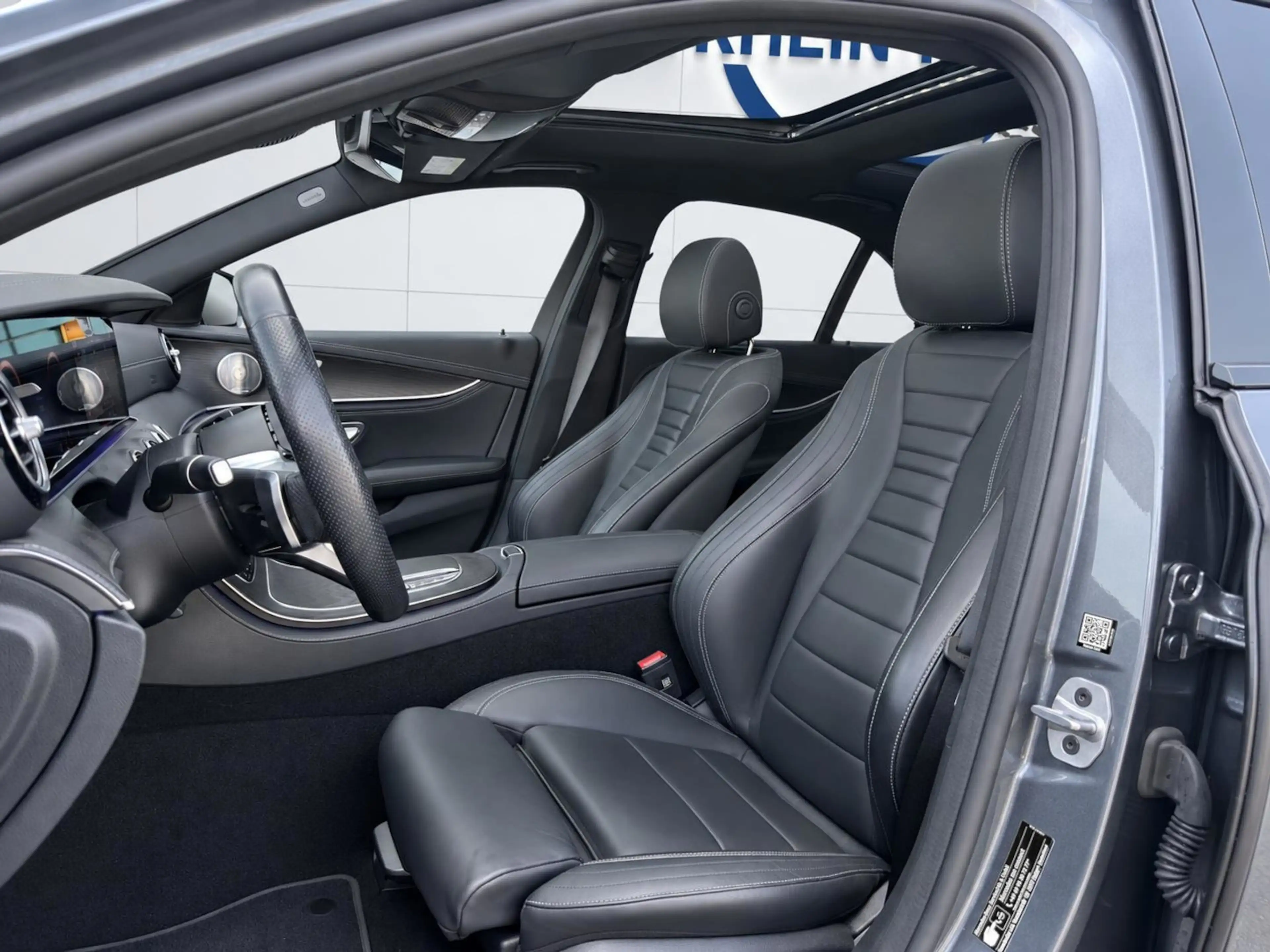 Mercedes-Benz E 400 d 4Matic AMG LUFT PANO BURMESTER 360 MB-GARANTIE — photo 15