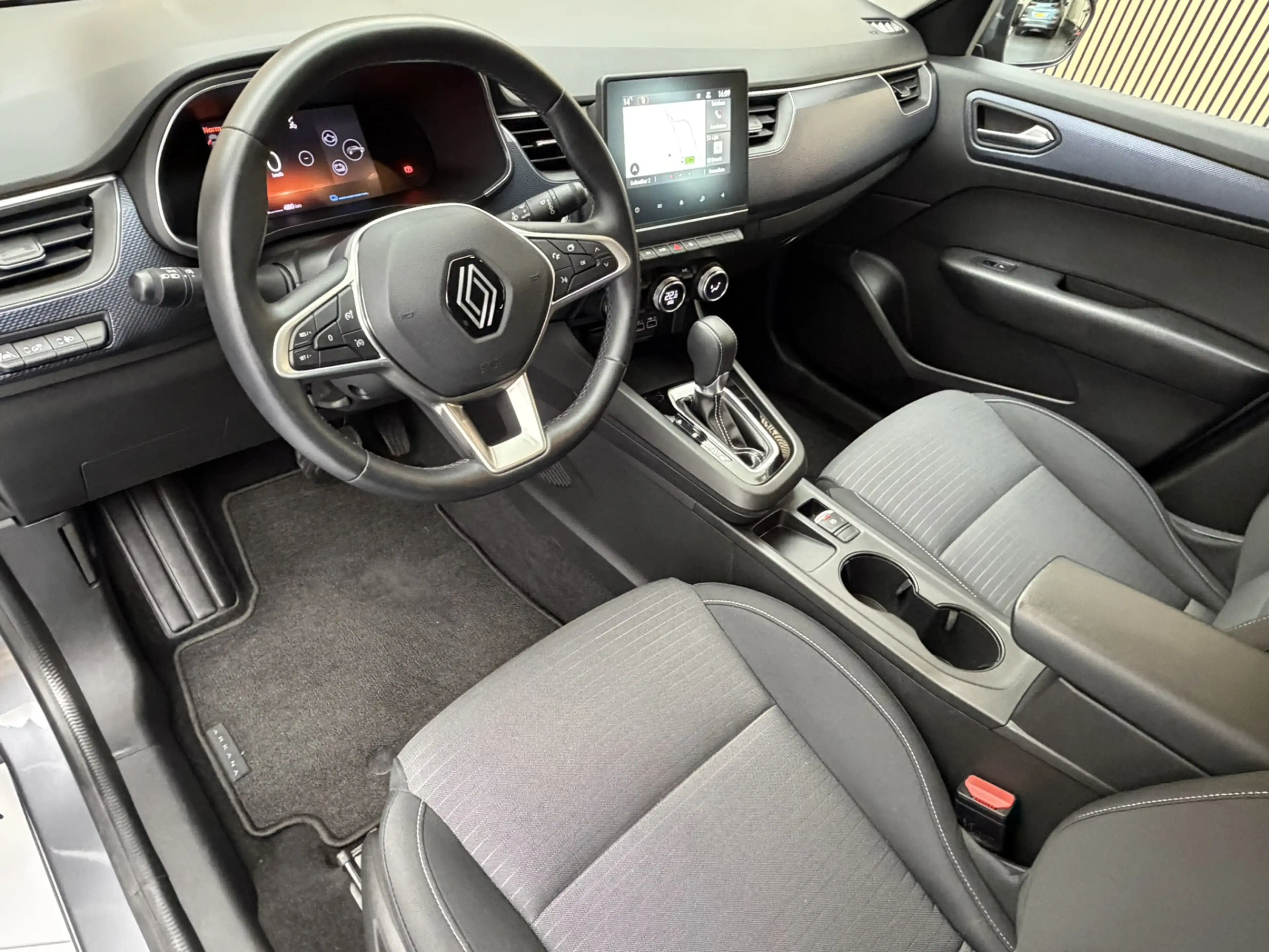 Renault Arkana 1.6 E-Tech full hybrid 145 Evolution | Camera | Ca — photo 8