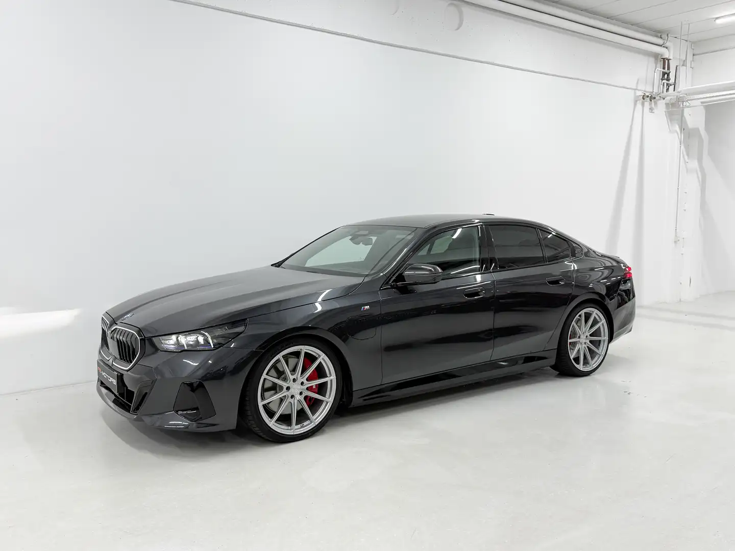 BMW 550 550 e xDrive M Sport Pro 21" Fahrassistenz VOLL Grau - 2