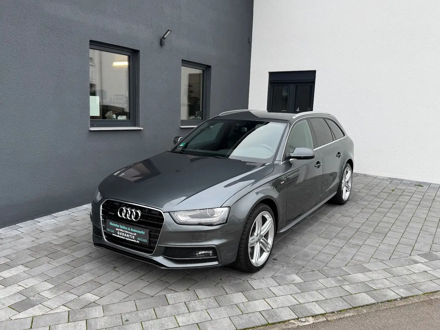 Audi A4 Avant 2.0TDI Attraction quattro/S-line Gris - 1