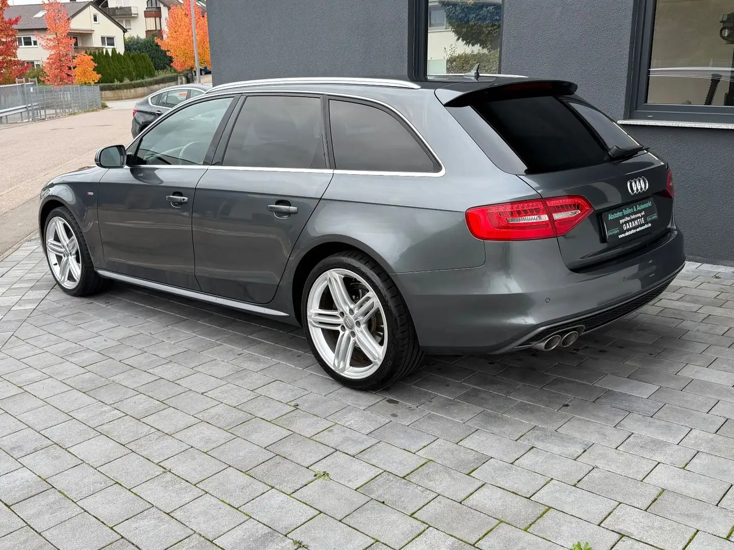 Audi A4 Avant 2.0TDI Attraction quattro/S-line Gris - 2