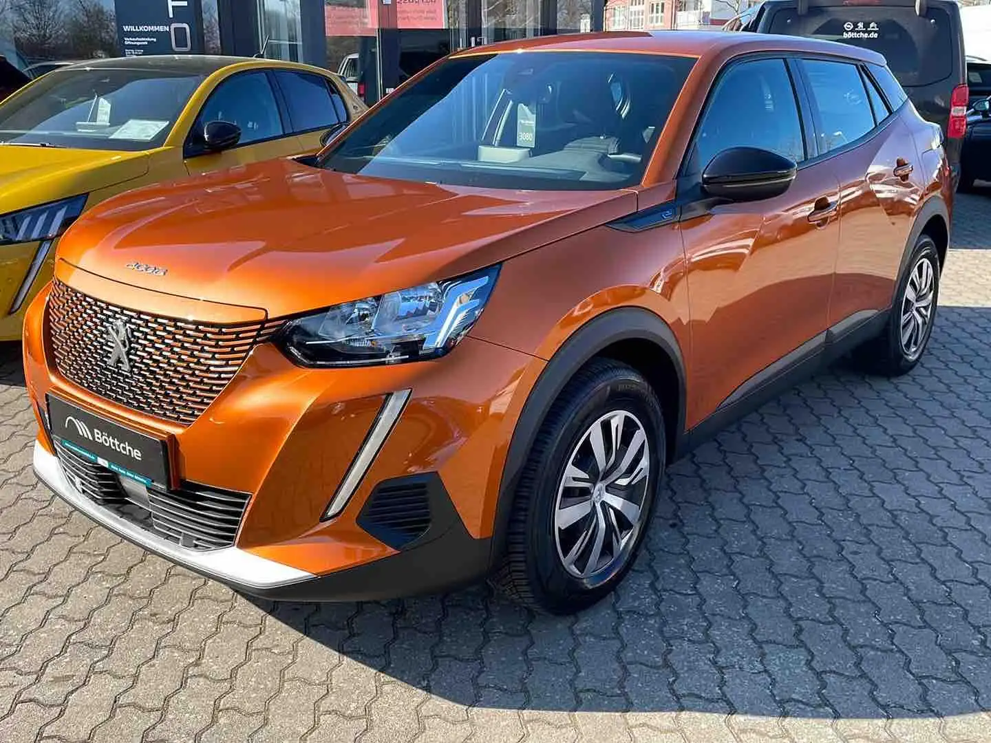 Peugeot 2008 e- Active Orange - 2