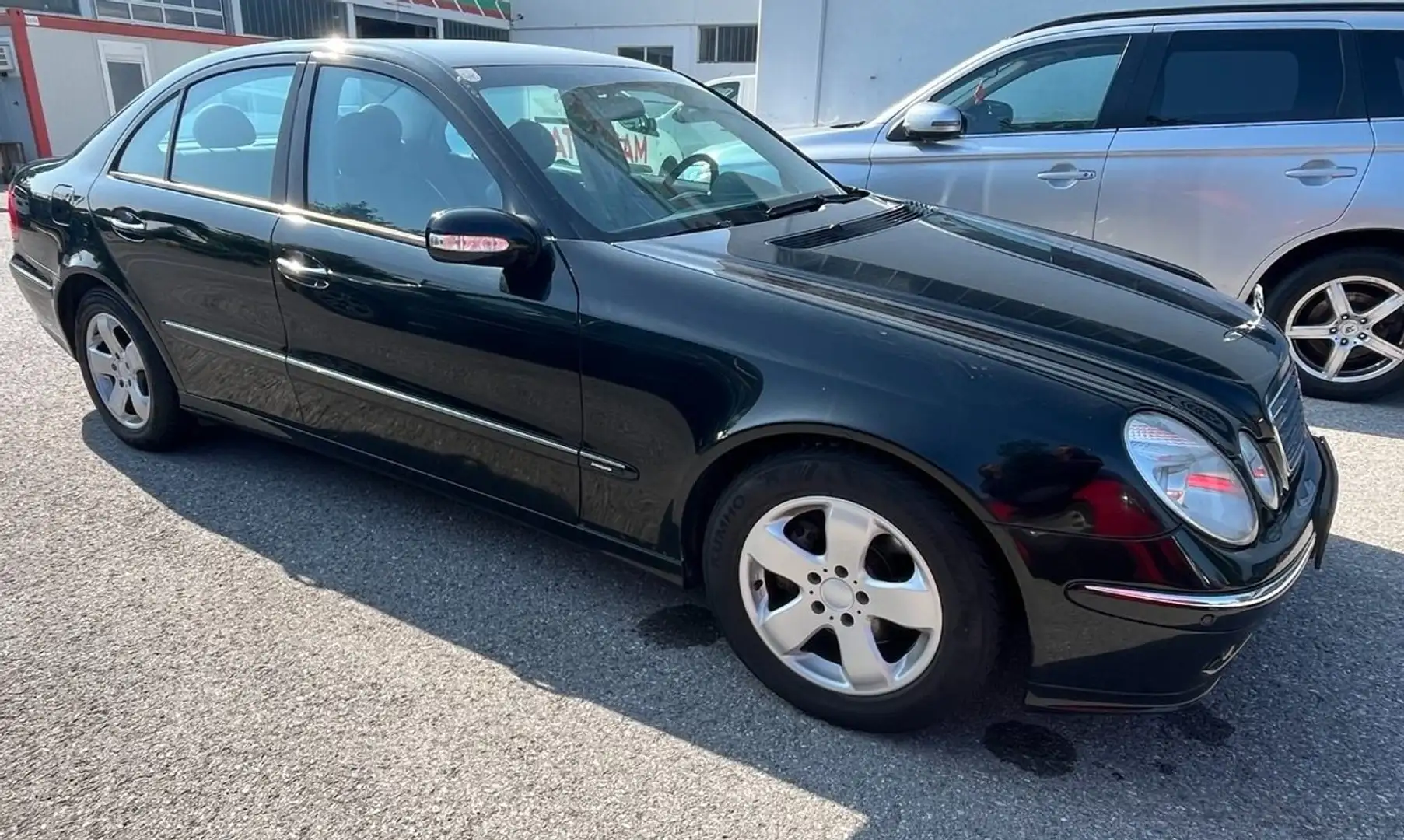 Mercedes-Benz E 320 320 Benzin V6 W211 Avantgarde Aut. Schwarz - 2
