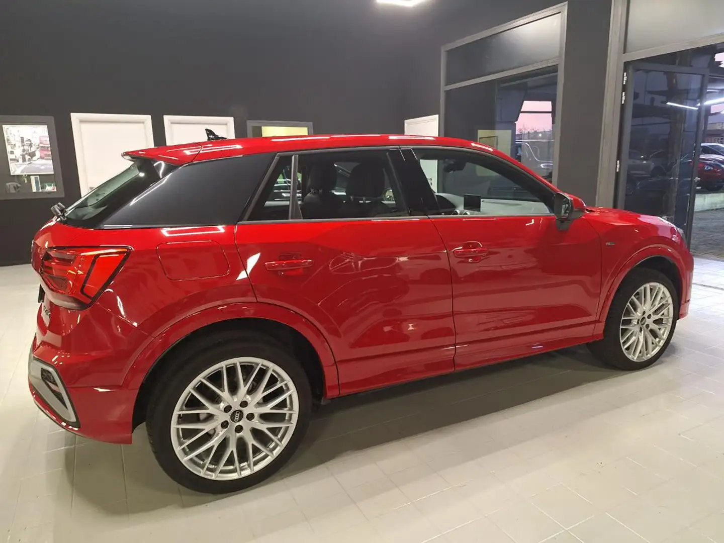 Audi Q2 30 TDI S tronic S line Edition Rosso - 2