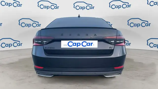 Skoda Superb view 3