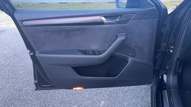 Skoda Superb view 7